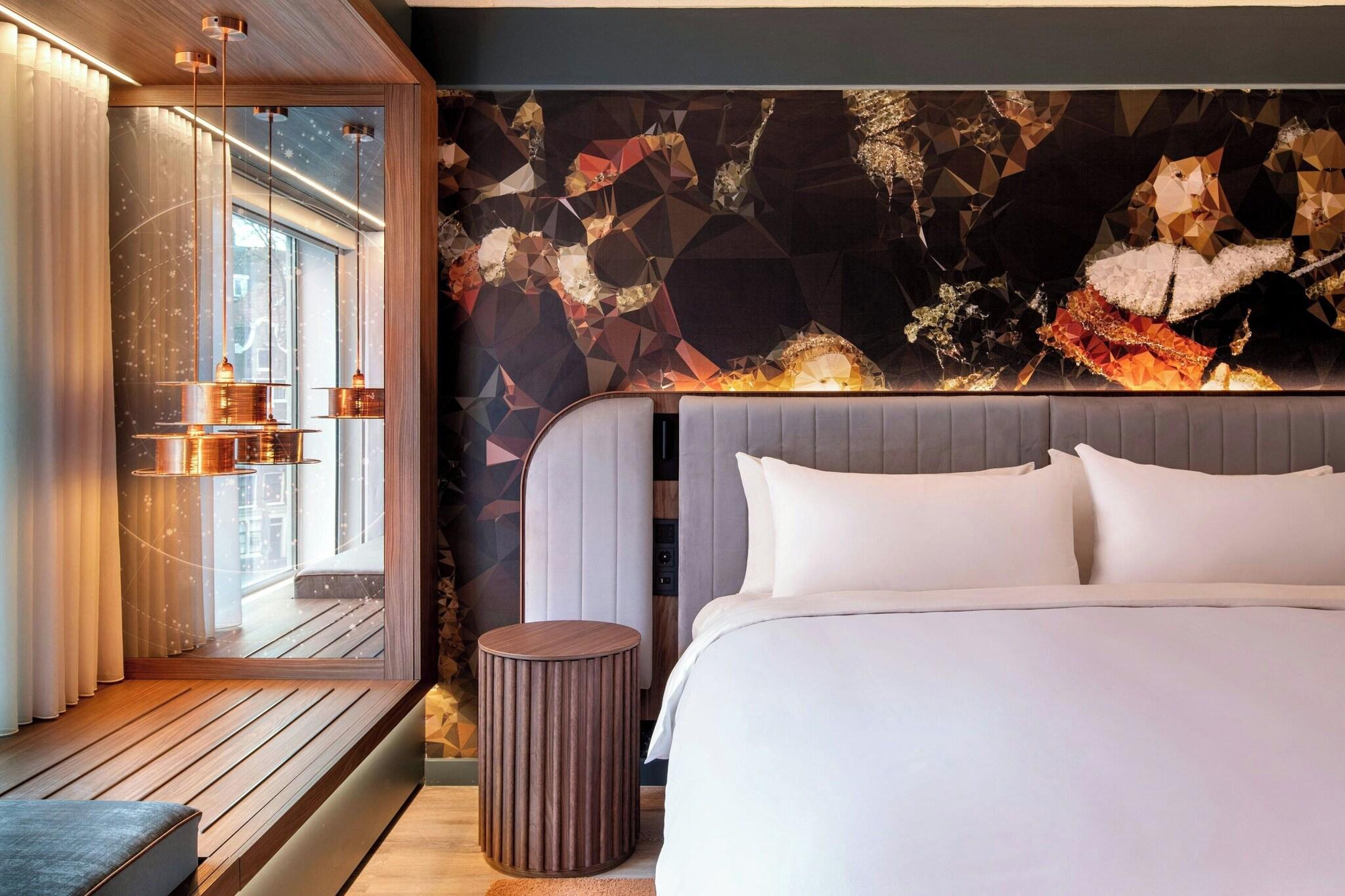 Double Deluxe King Bed