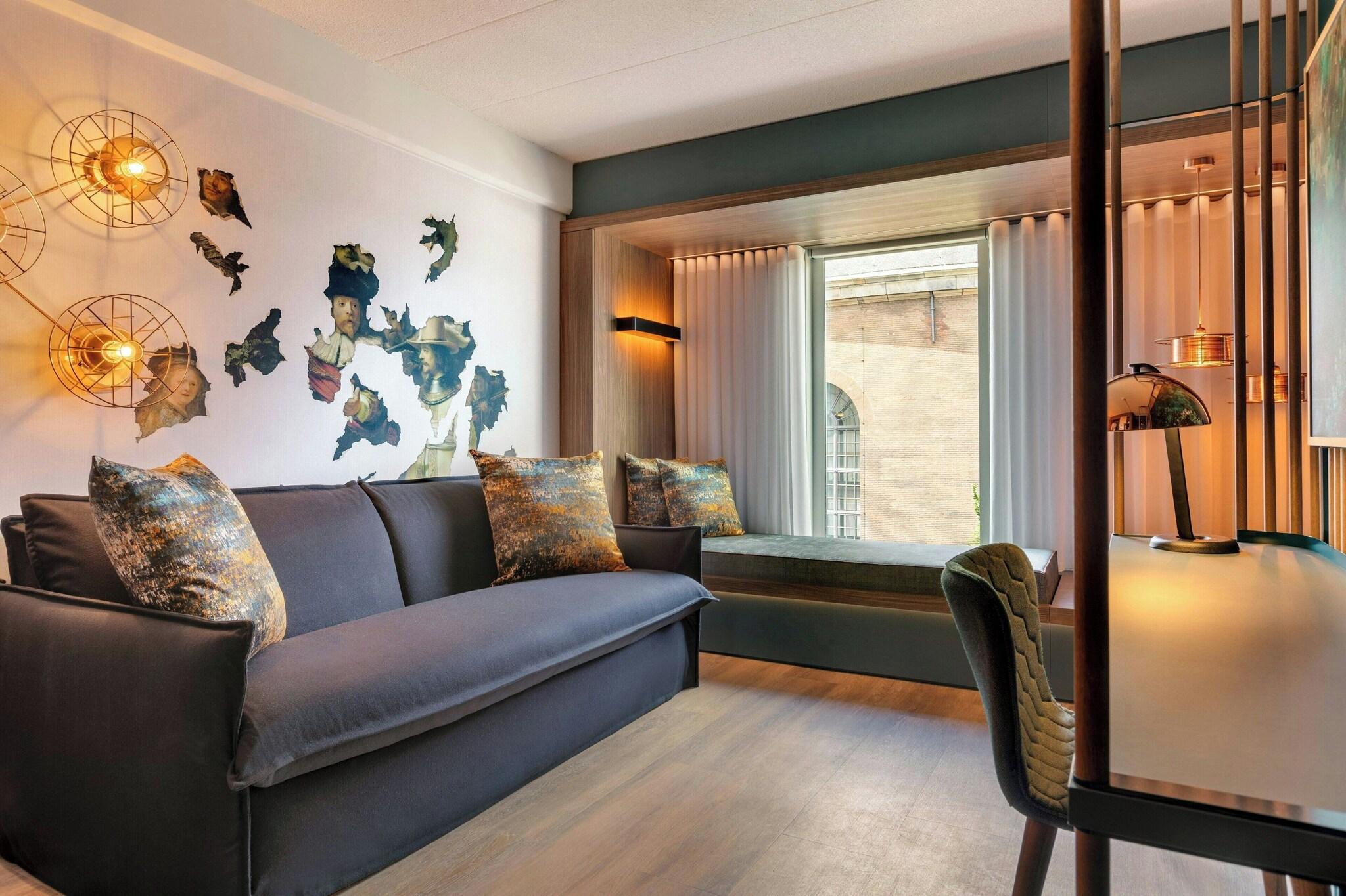 Family Room King Size Bed