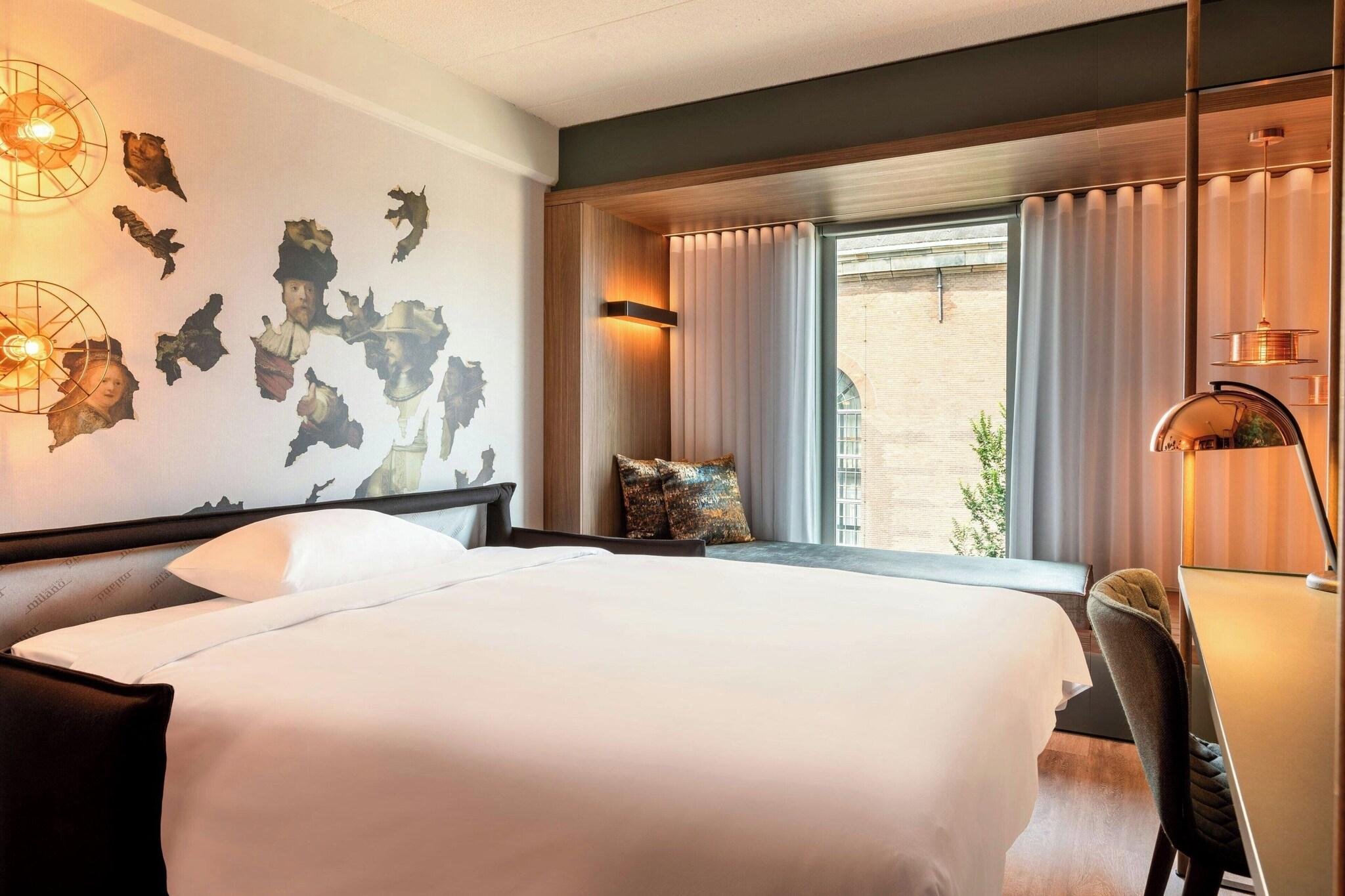 Family Room King Size Bed