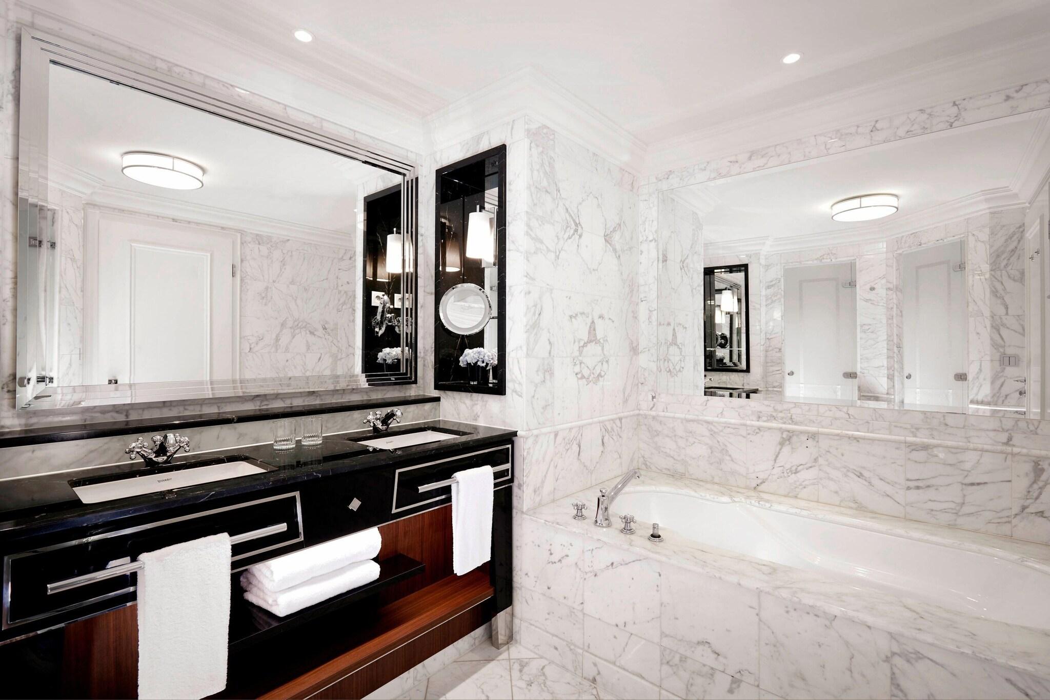 Junior Suite King Size Bed