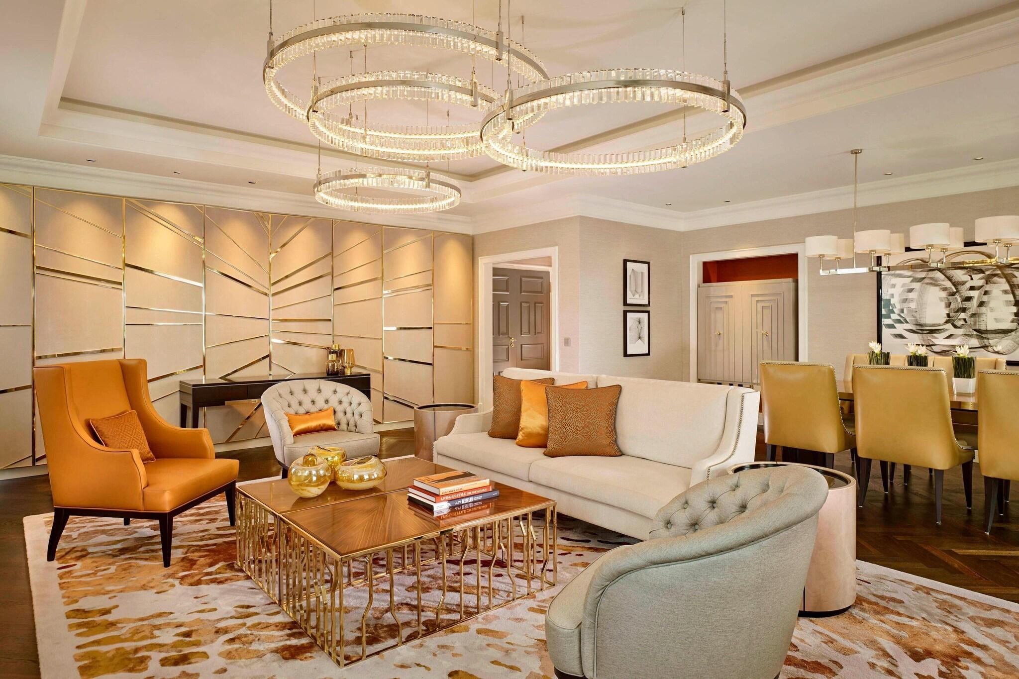 Suite Club with Views
