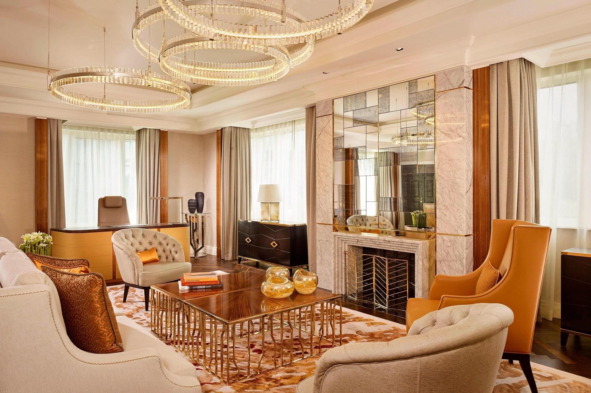 Suite Club with Views