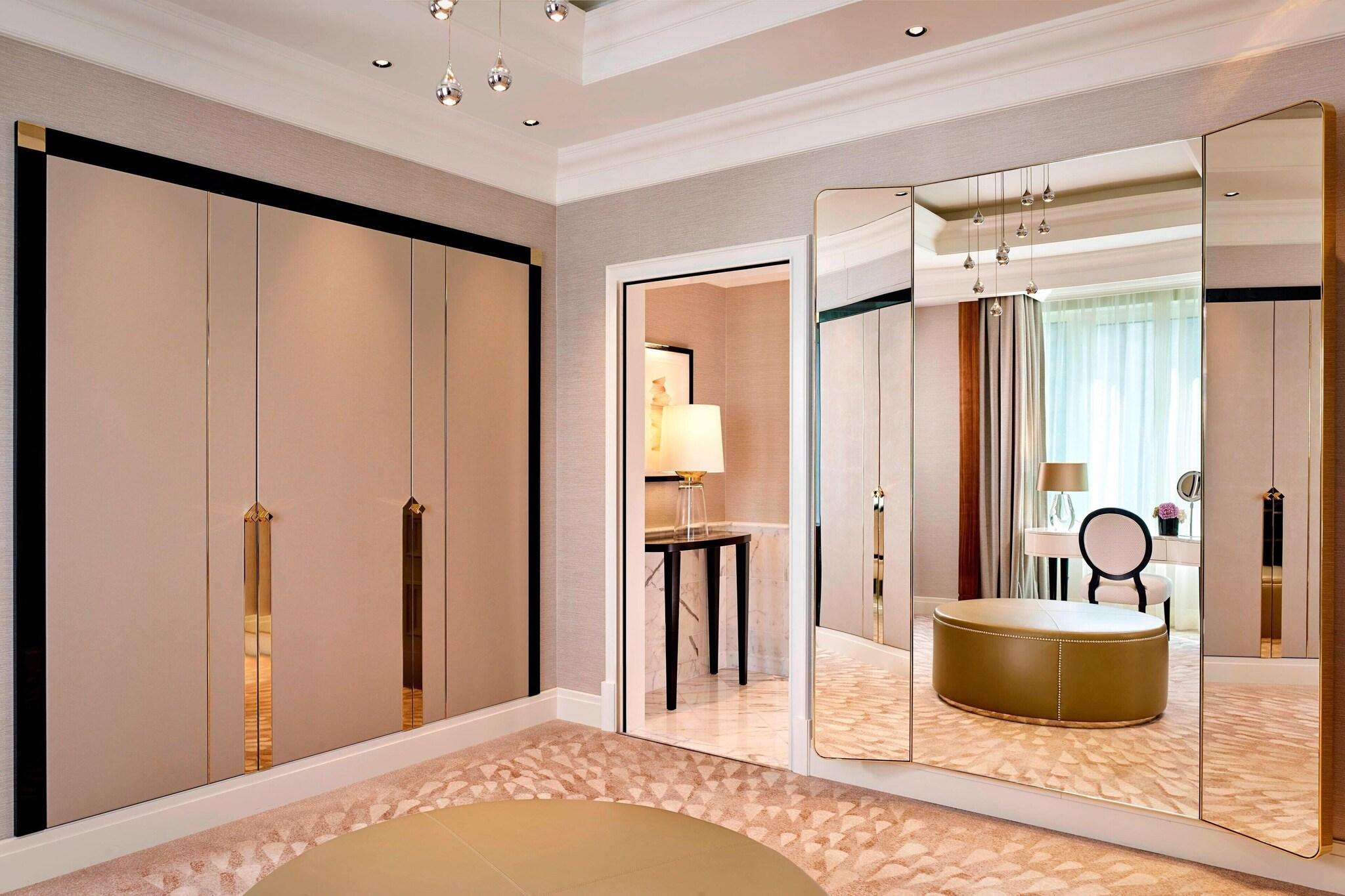 Suite Club with Views