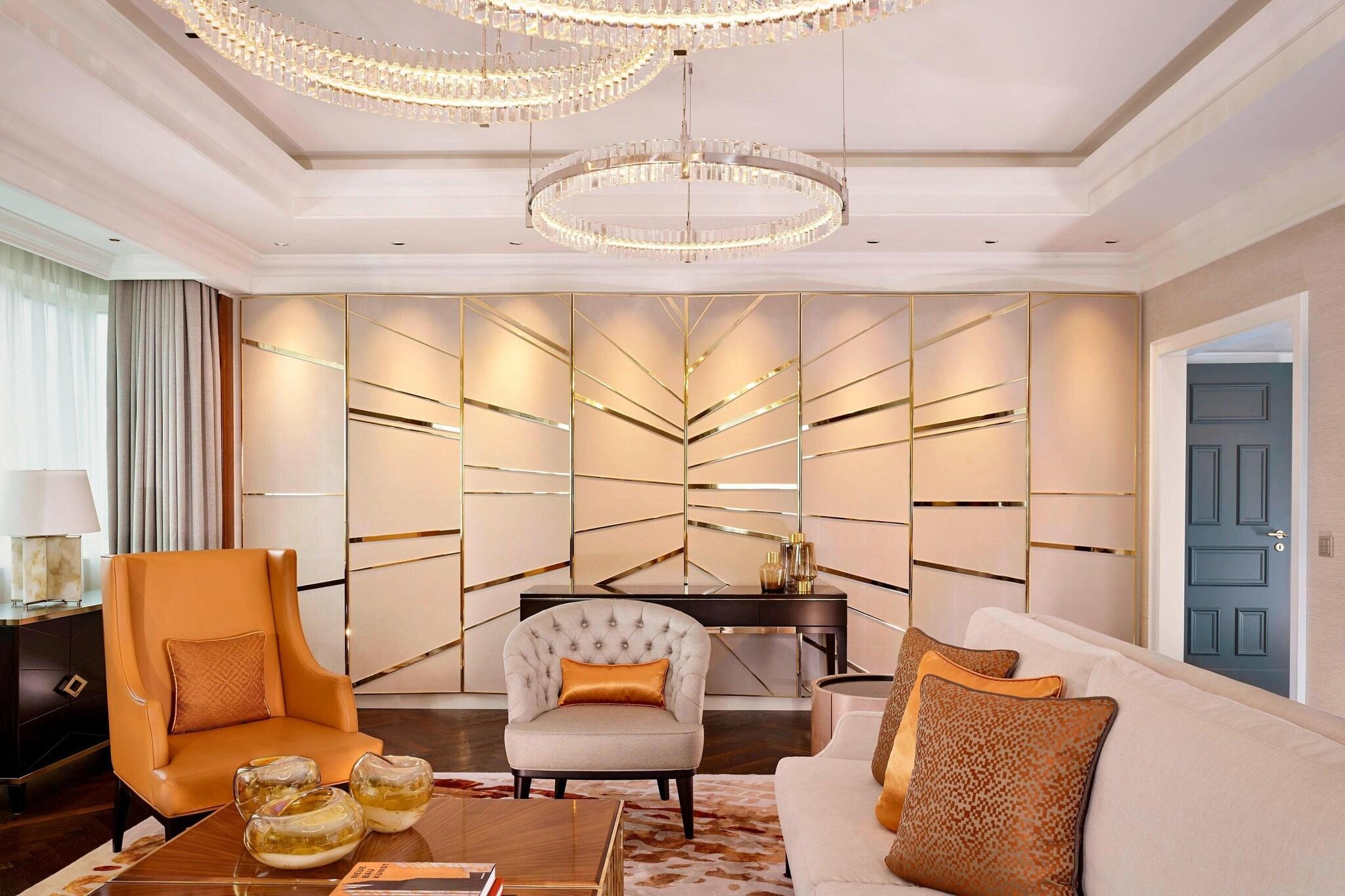 Suite Club with Views