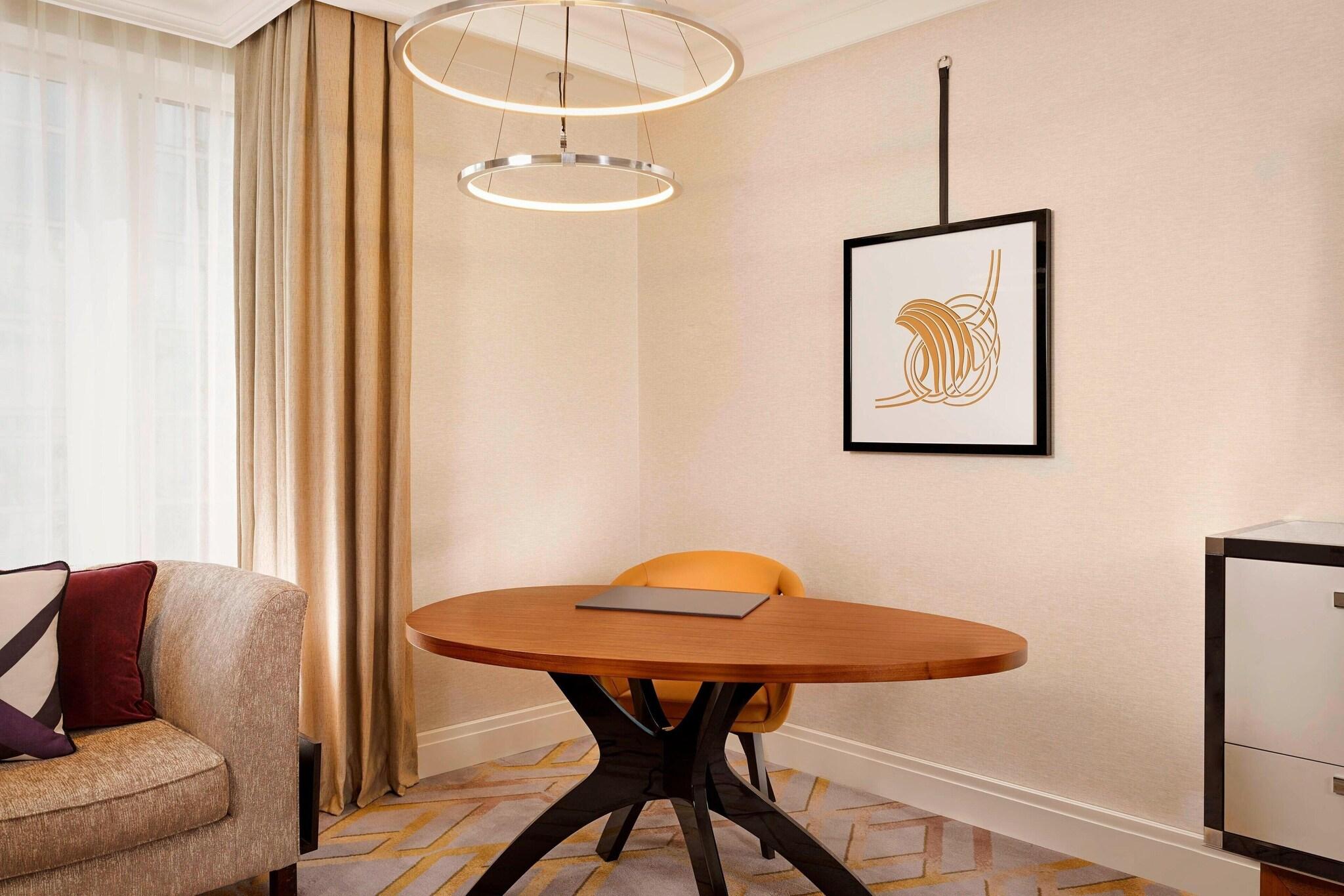 Twin Deluxe Two Beds