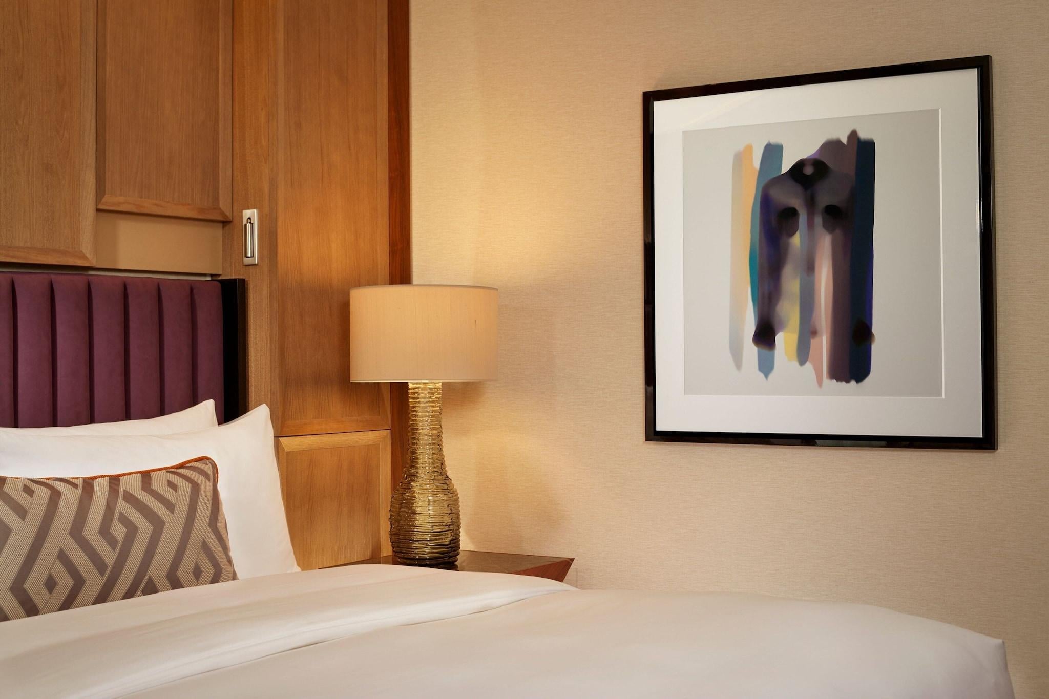 Double Deluxe King Bed