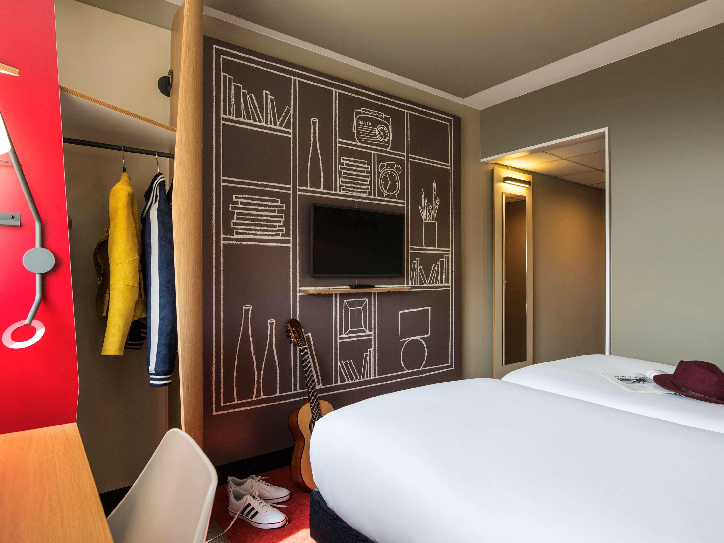 Twin Deluxe King Bed