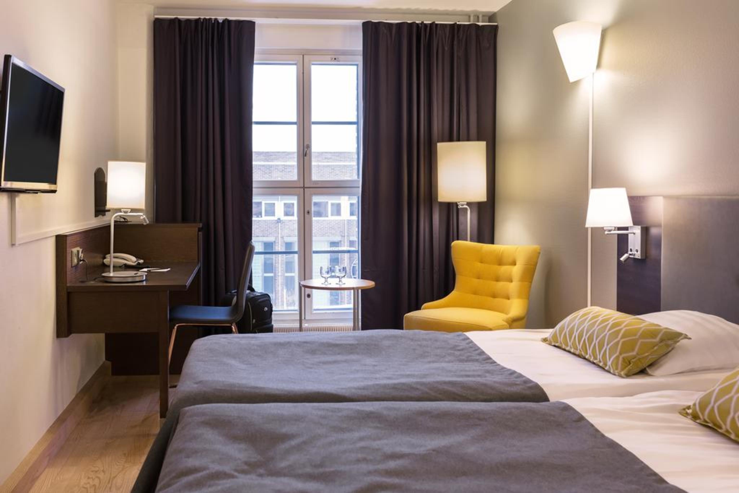 Double or Twin Standard