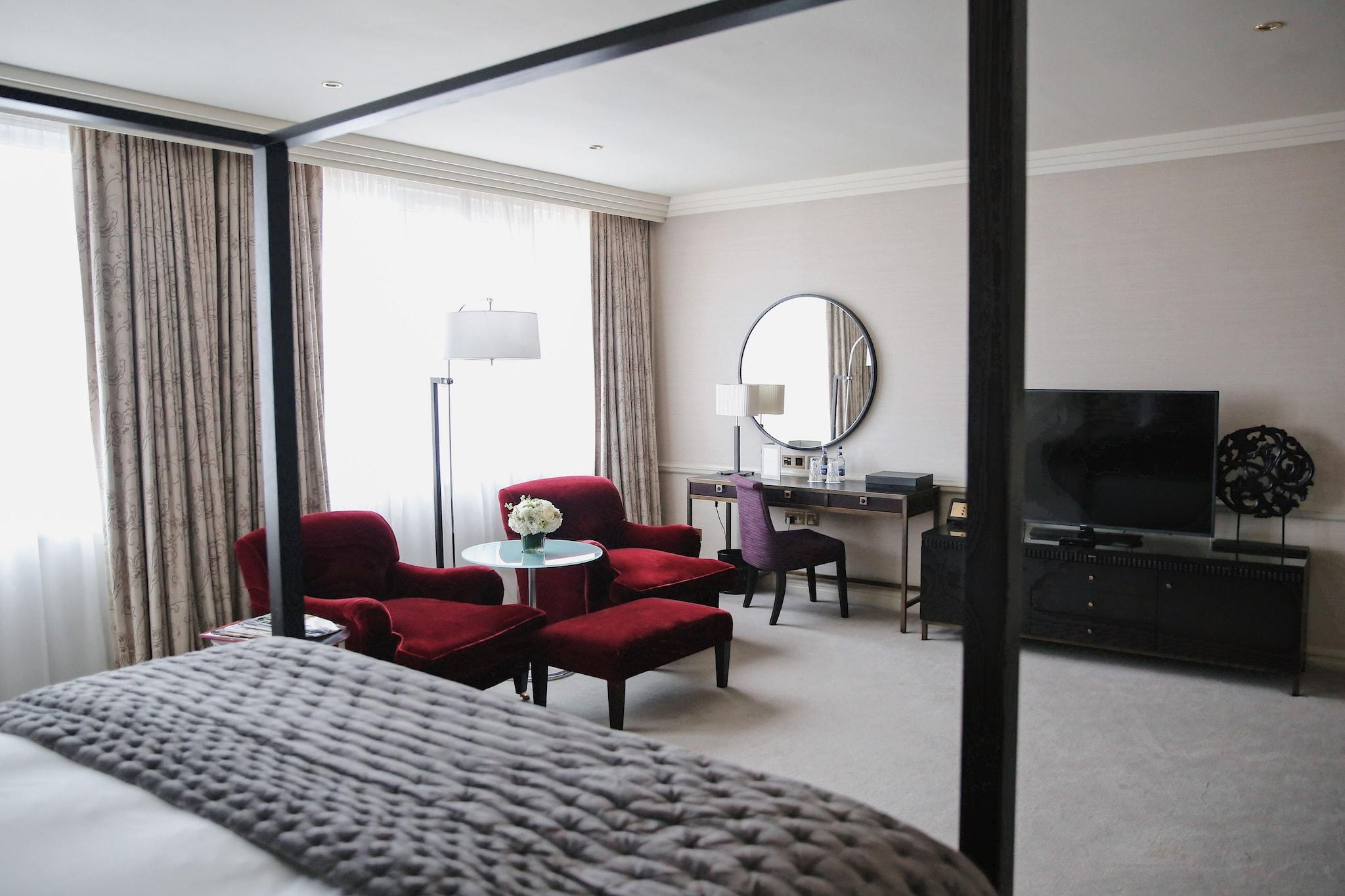 Studio King Size Bed