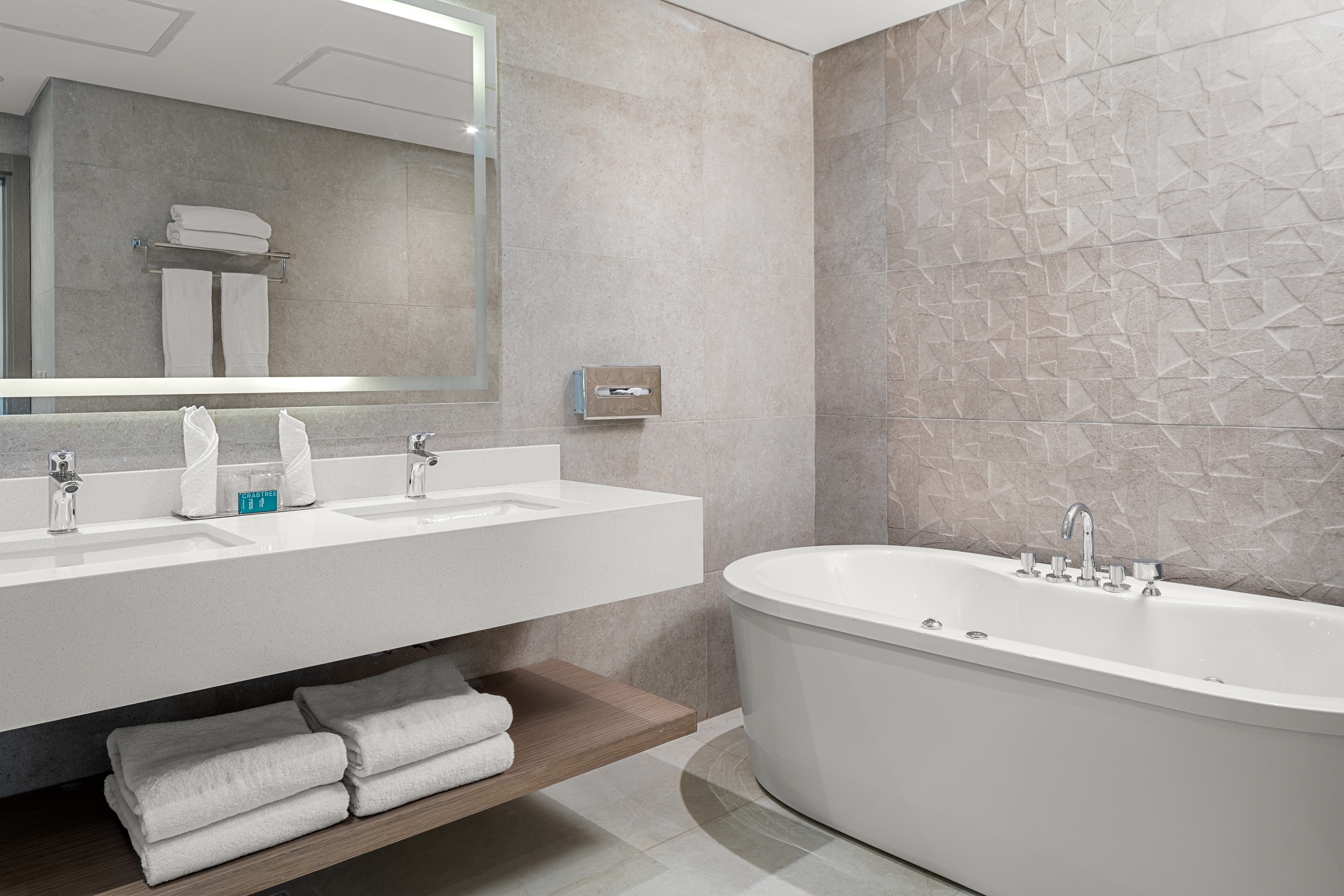 Suite Deluxe King Bed