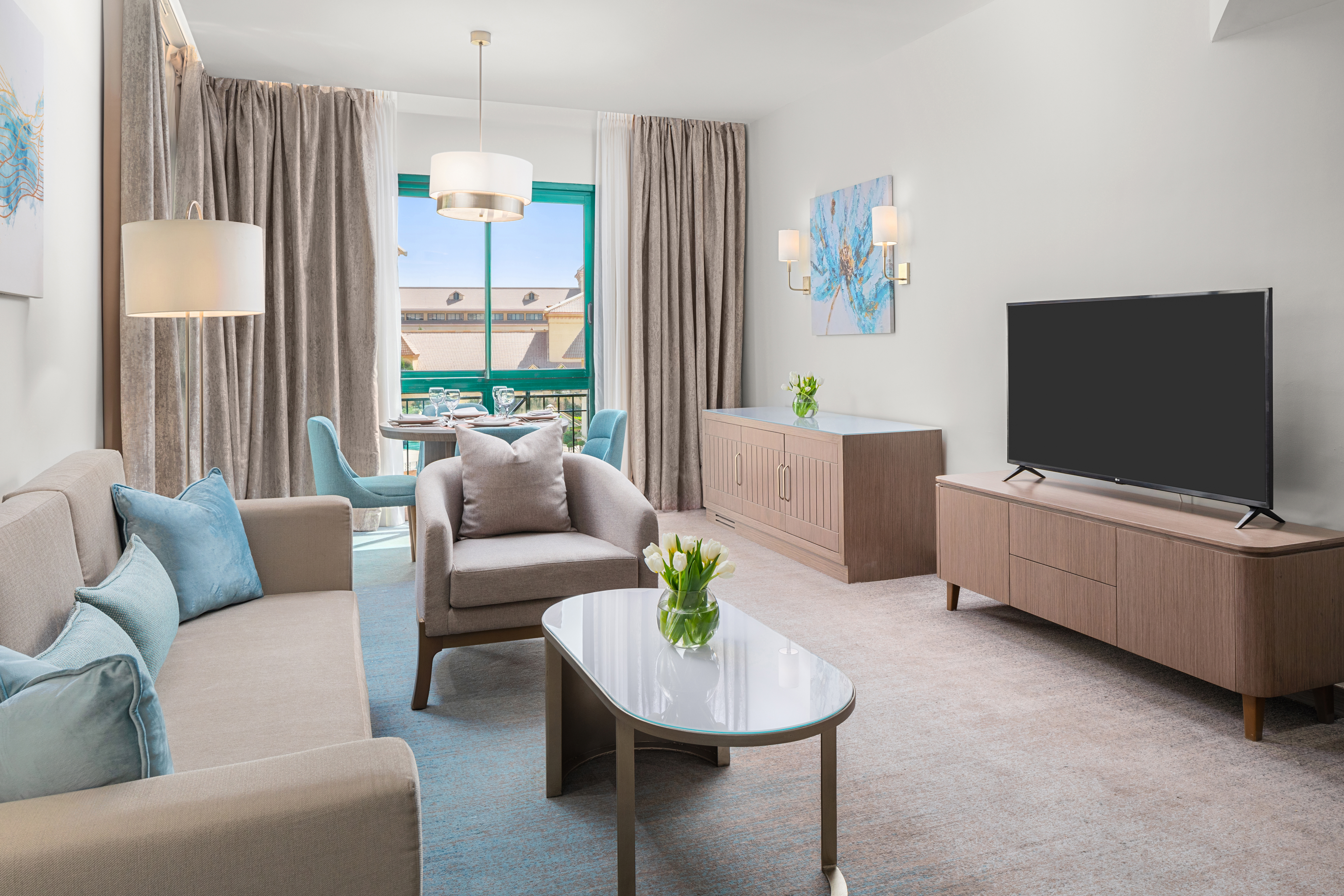 Suite Deluxe King Bed