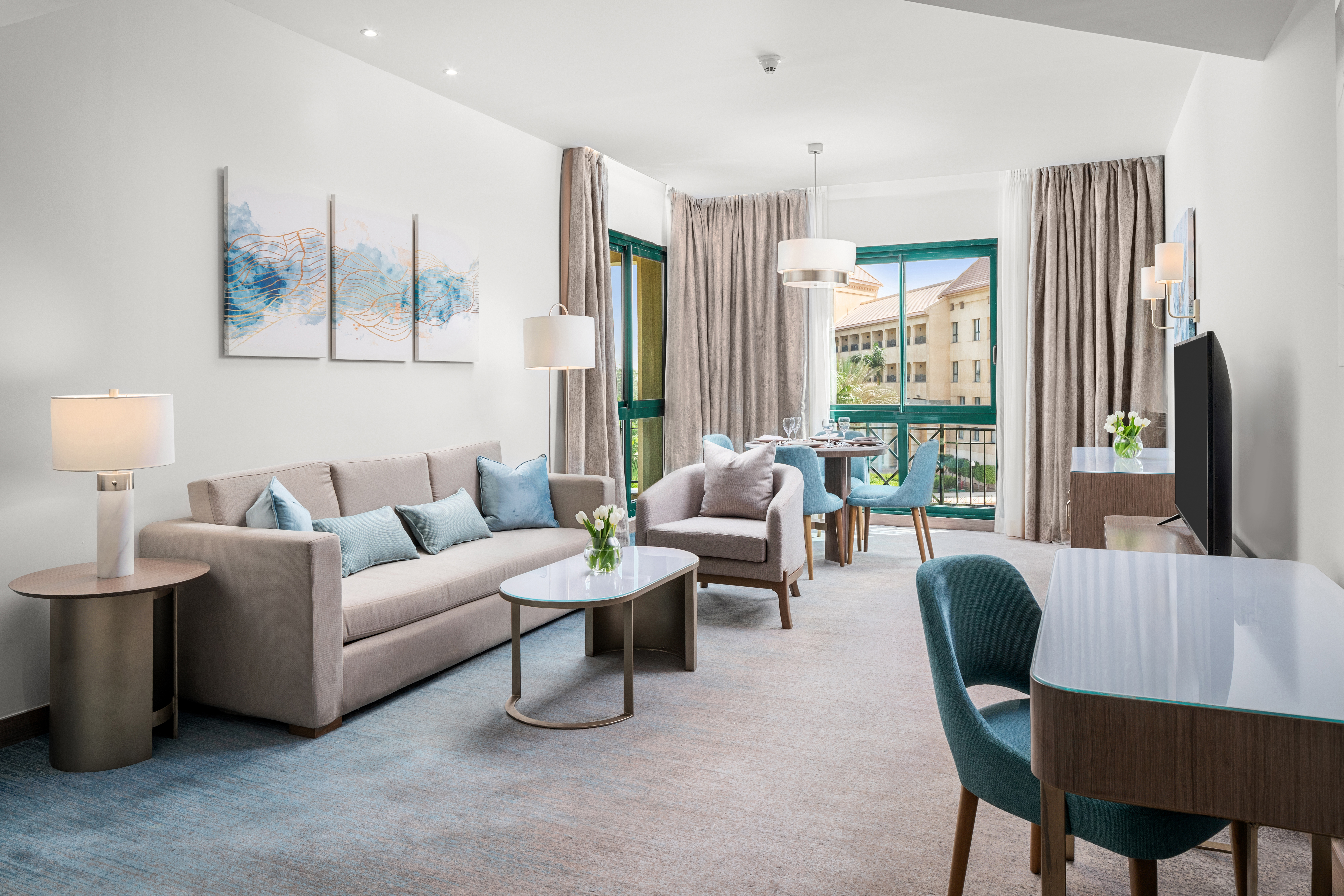 Suite Deluxe King Bed