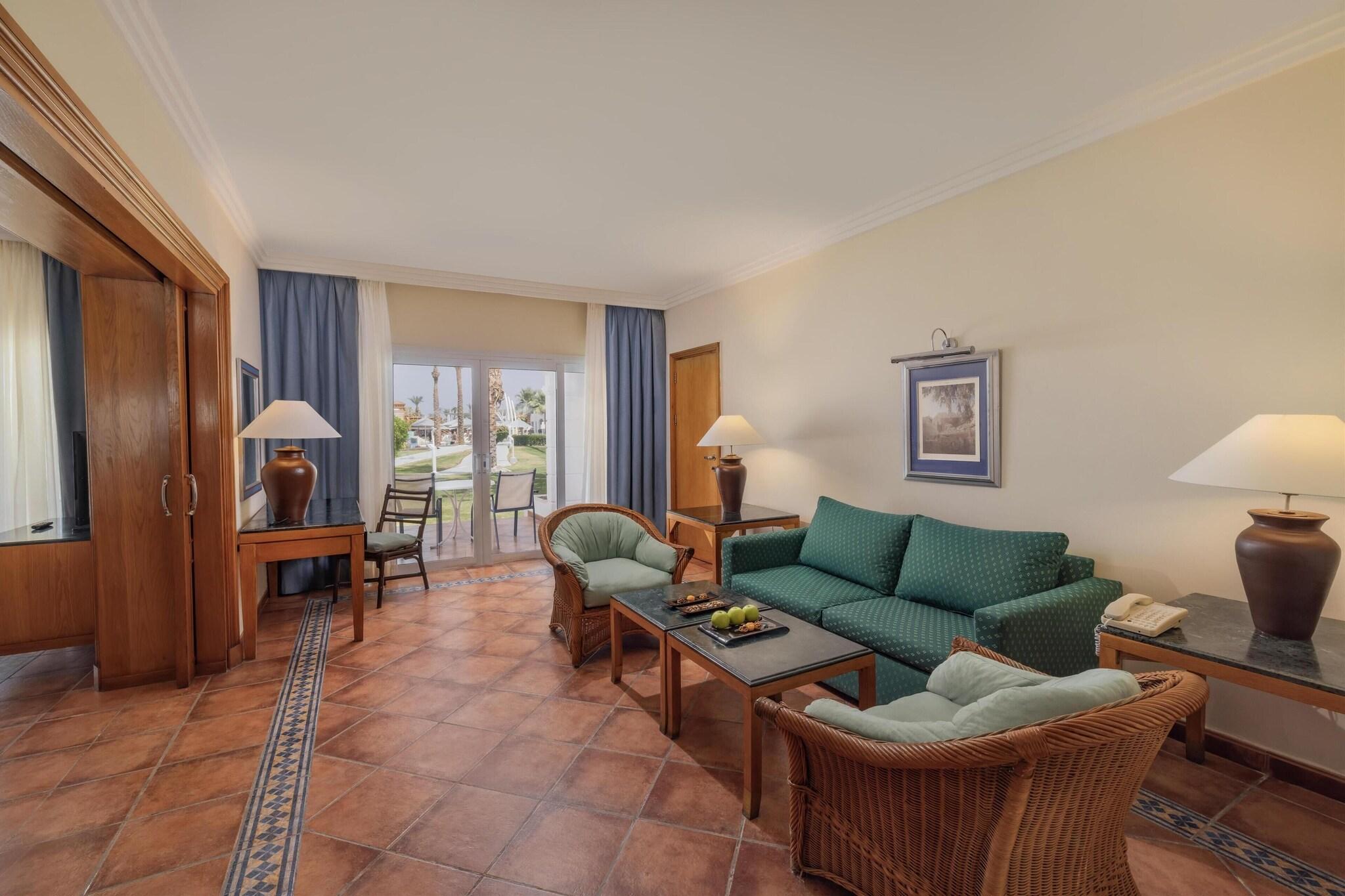 Junior Suite Queen Size Bed