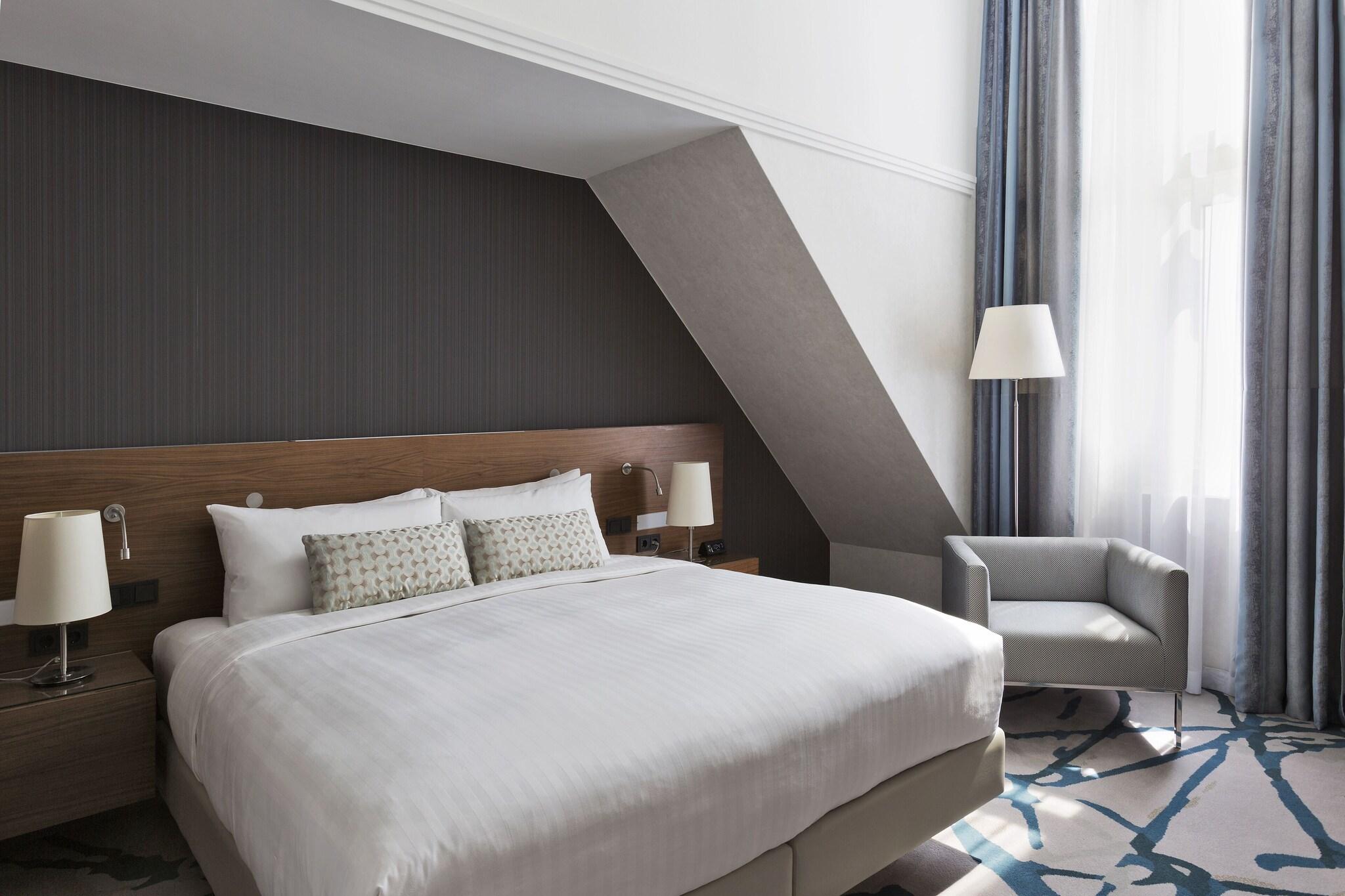 Double Executive King Bed