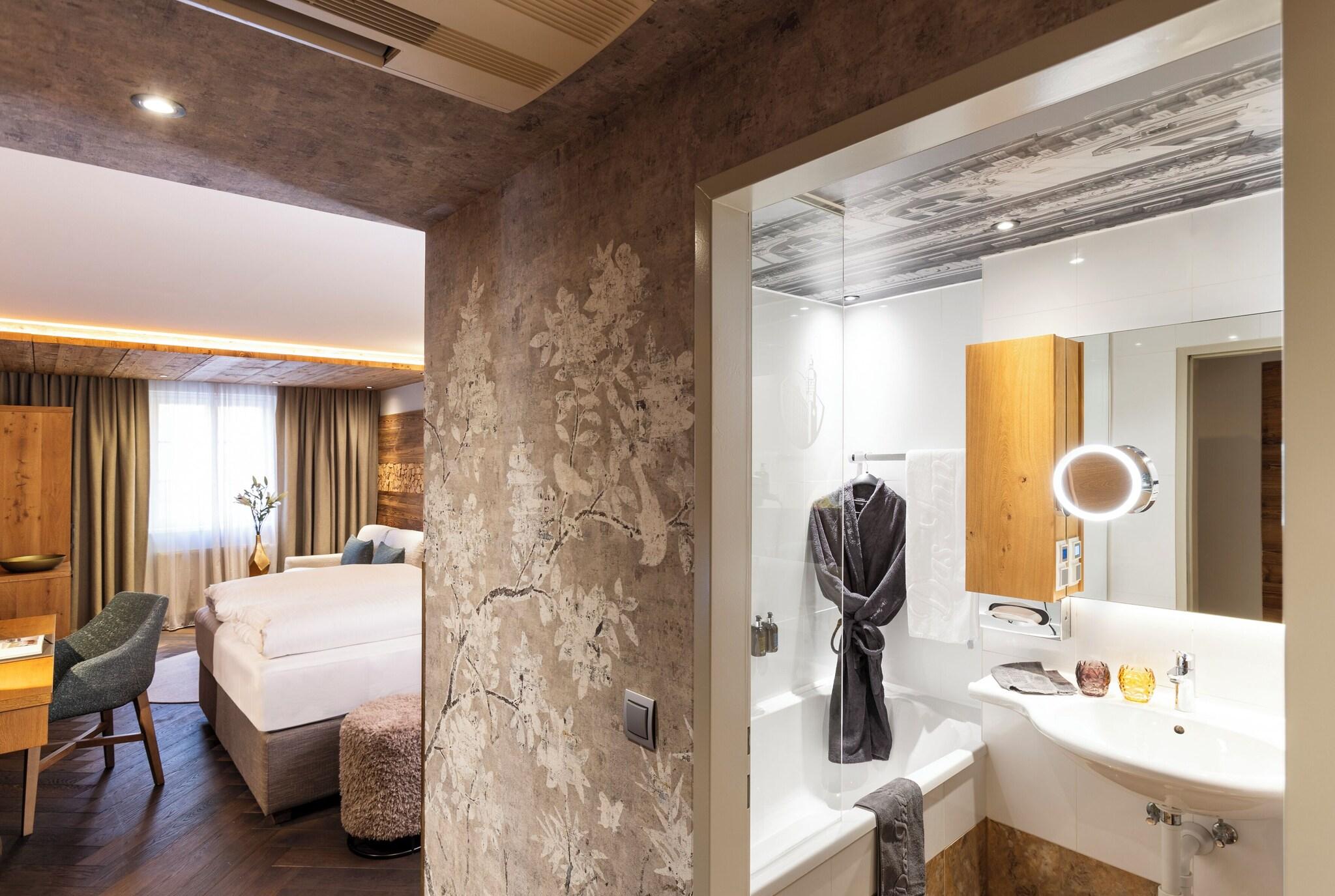 Double Deluxe King Bed