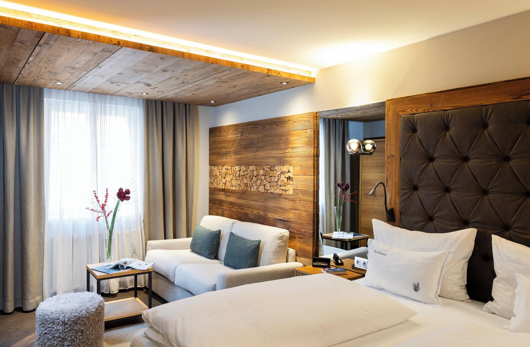 Double Deluxe King Bed