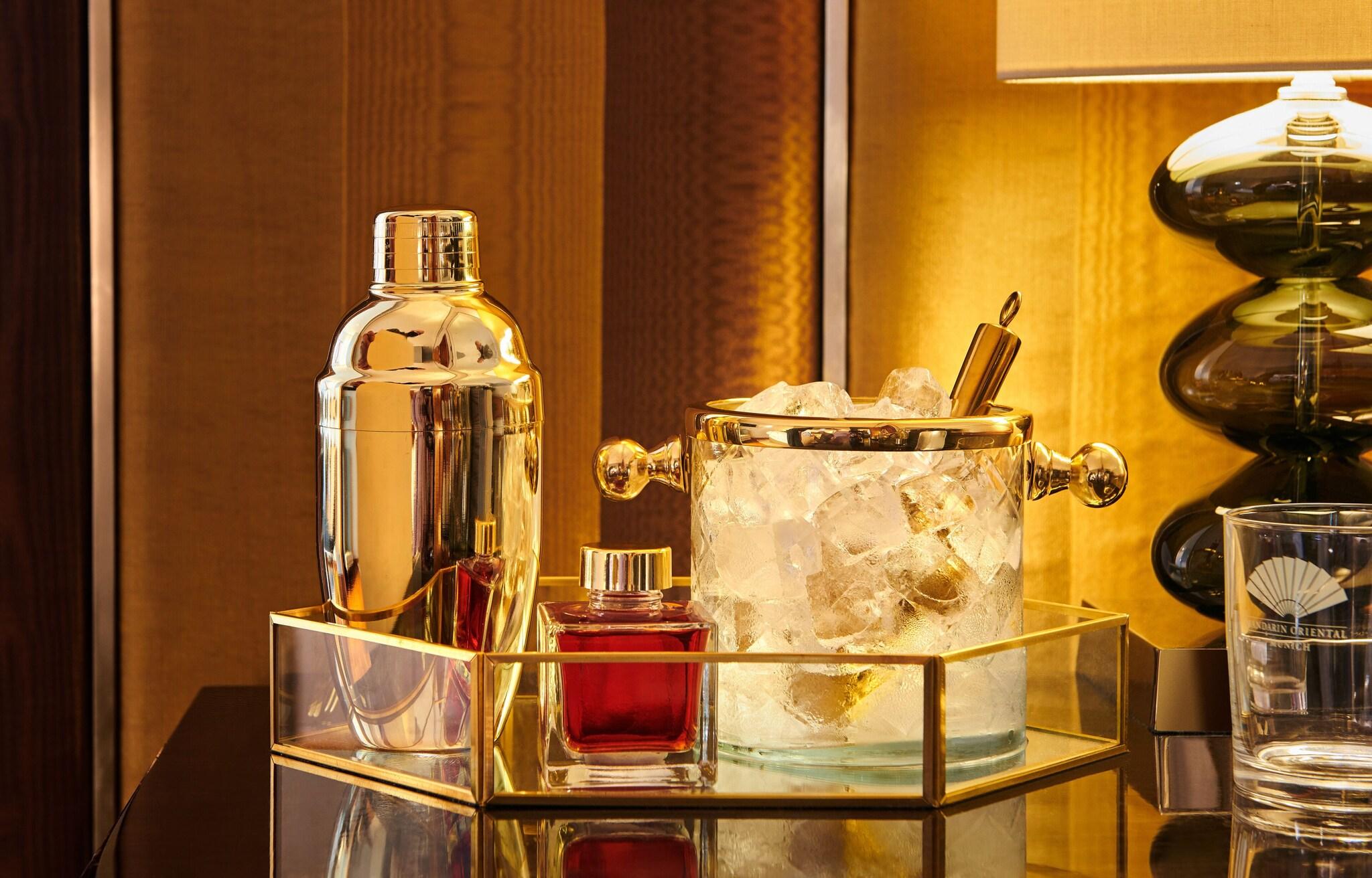 Junior Suite Deluxe King Bed