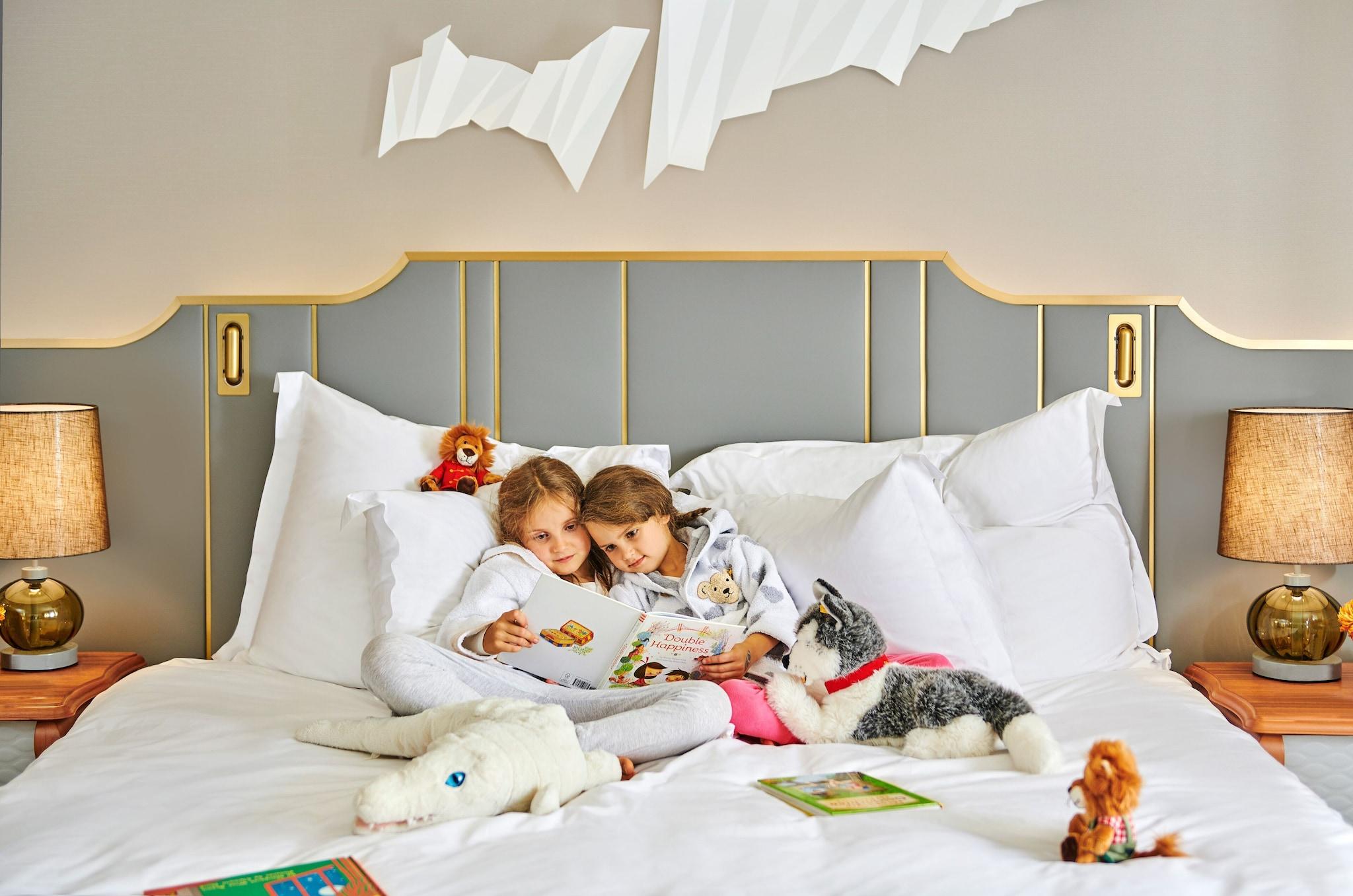 Double Deluxe King Bed