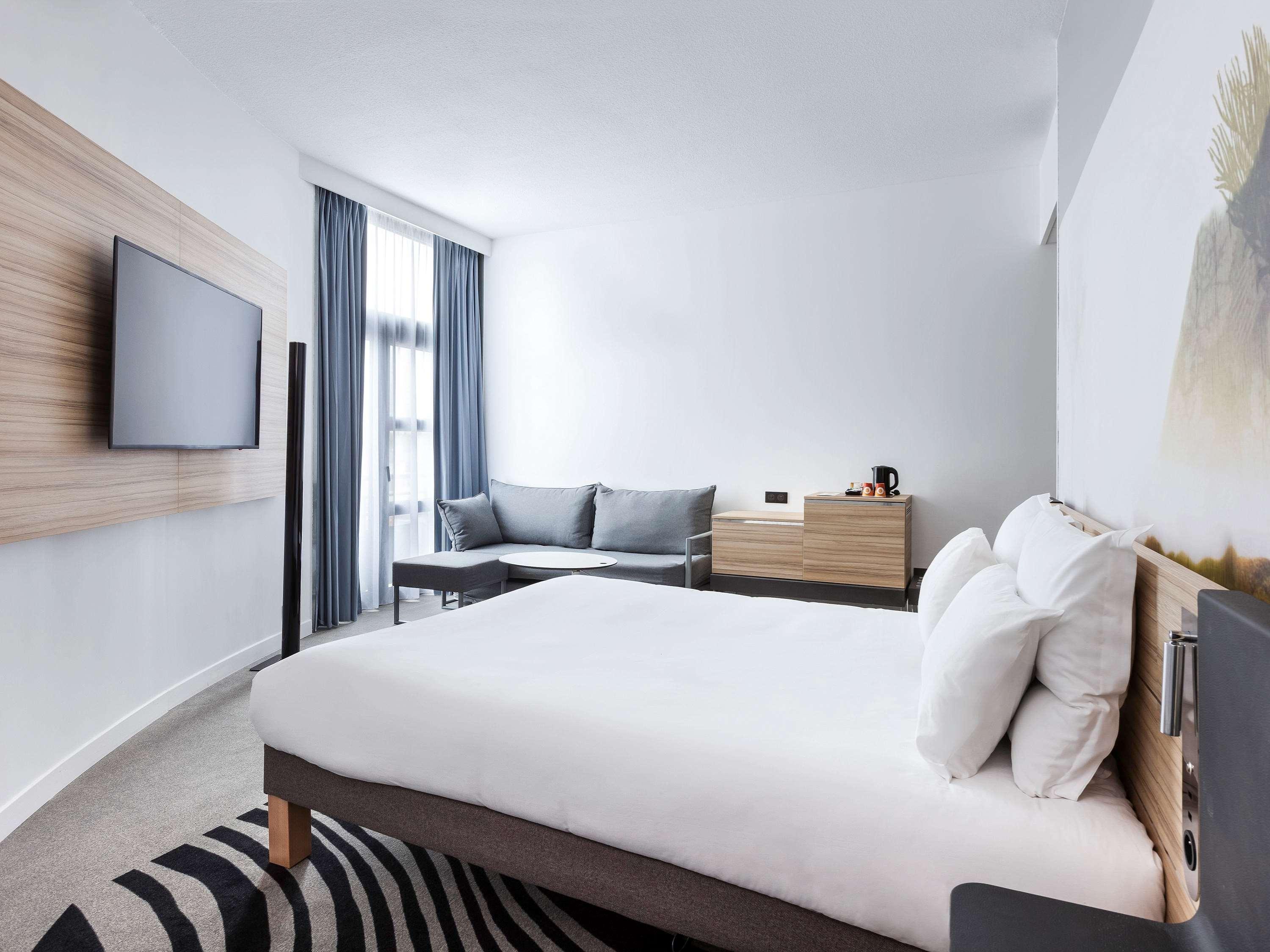 Double Classic Double Bed