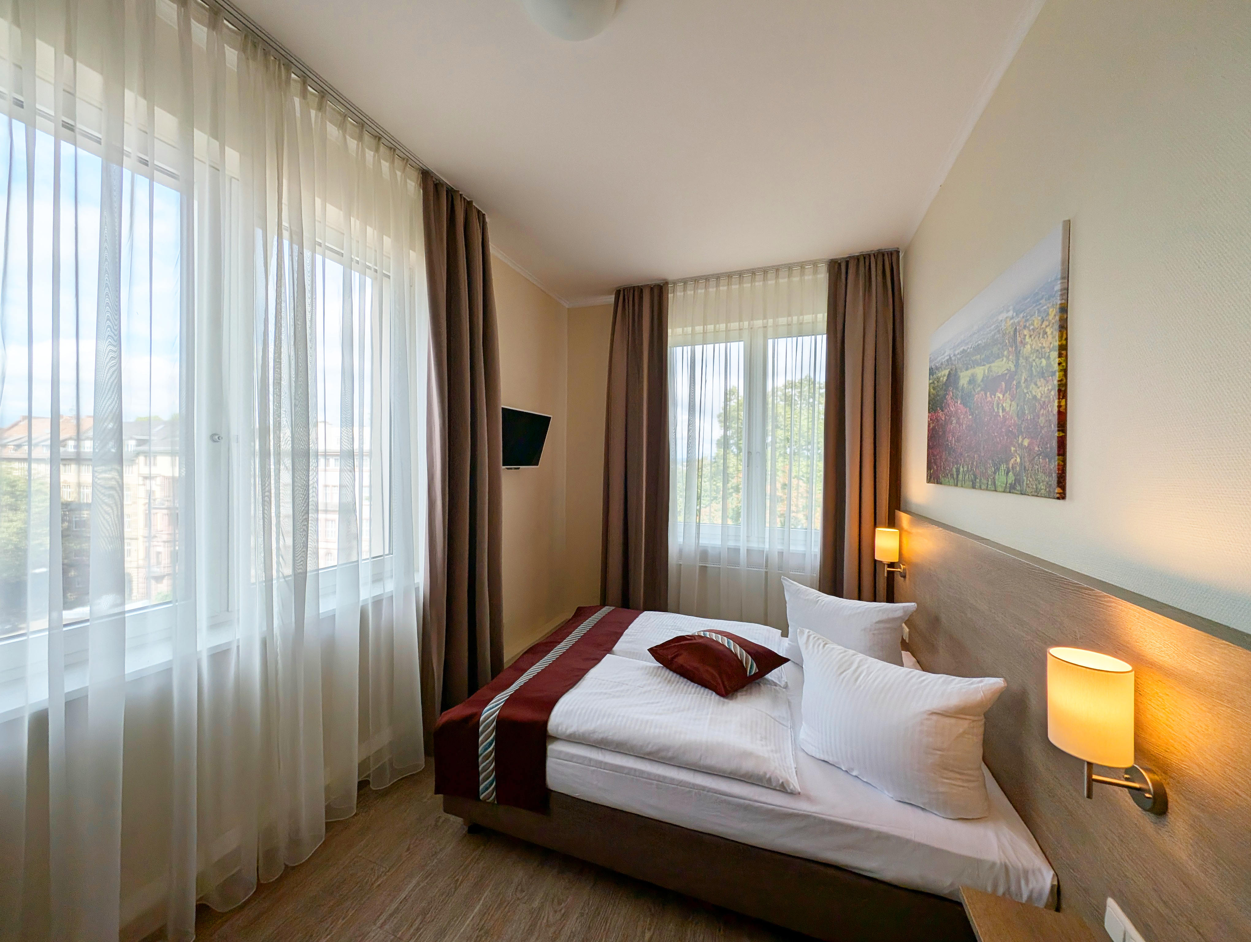 Double or Twin Standard