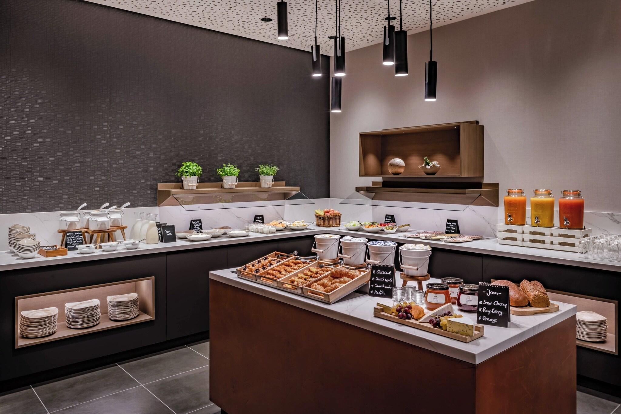 Double Club King Bed