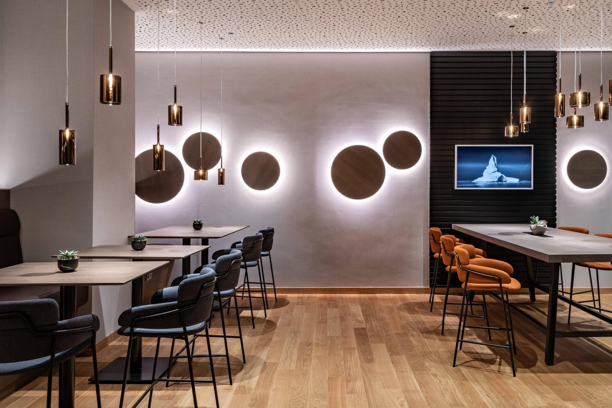 Junior Suite Club King Bed