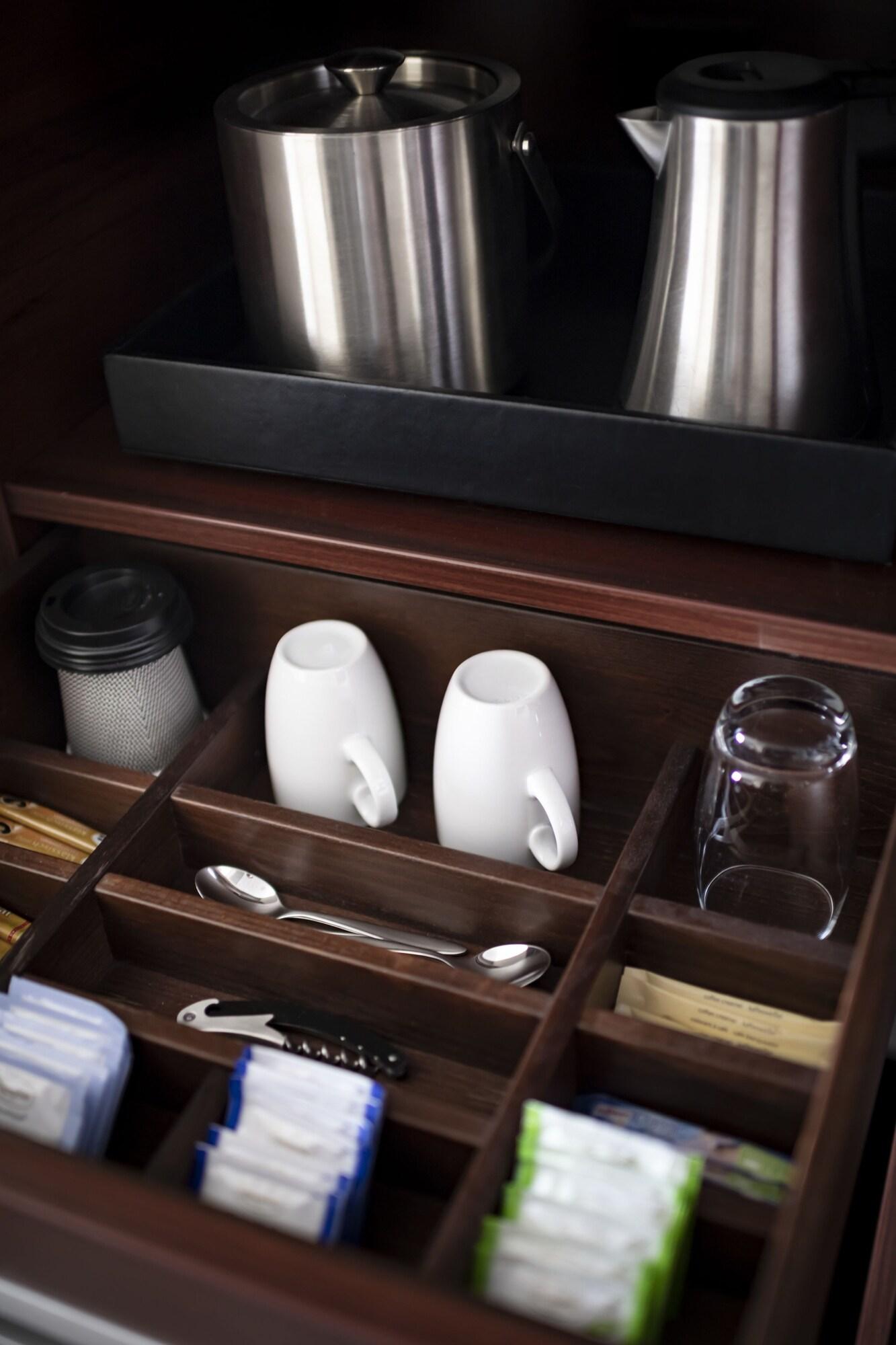 Double Club King Bed