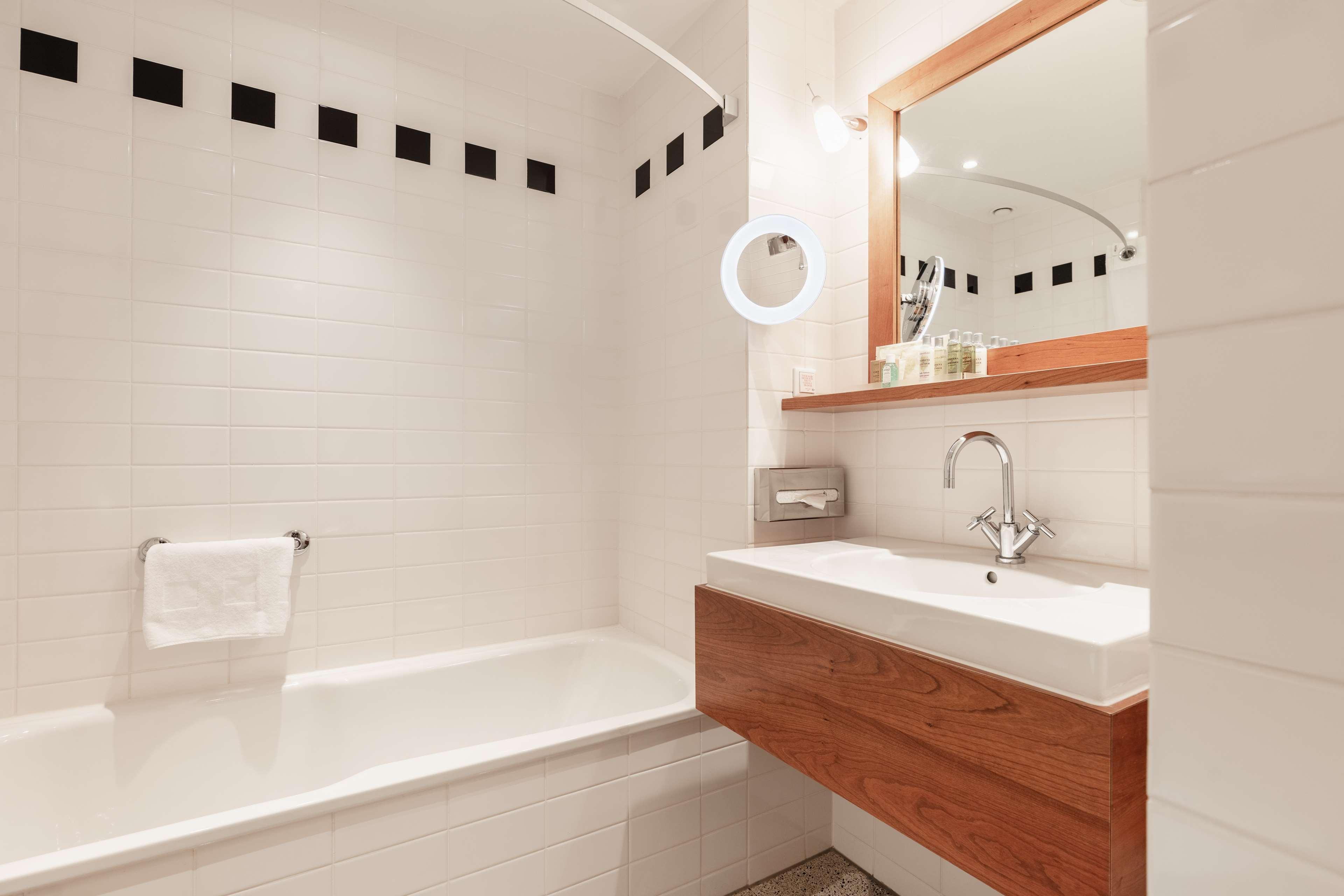 Suite Connecting Room