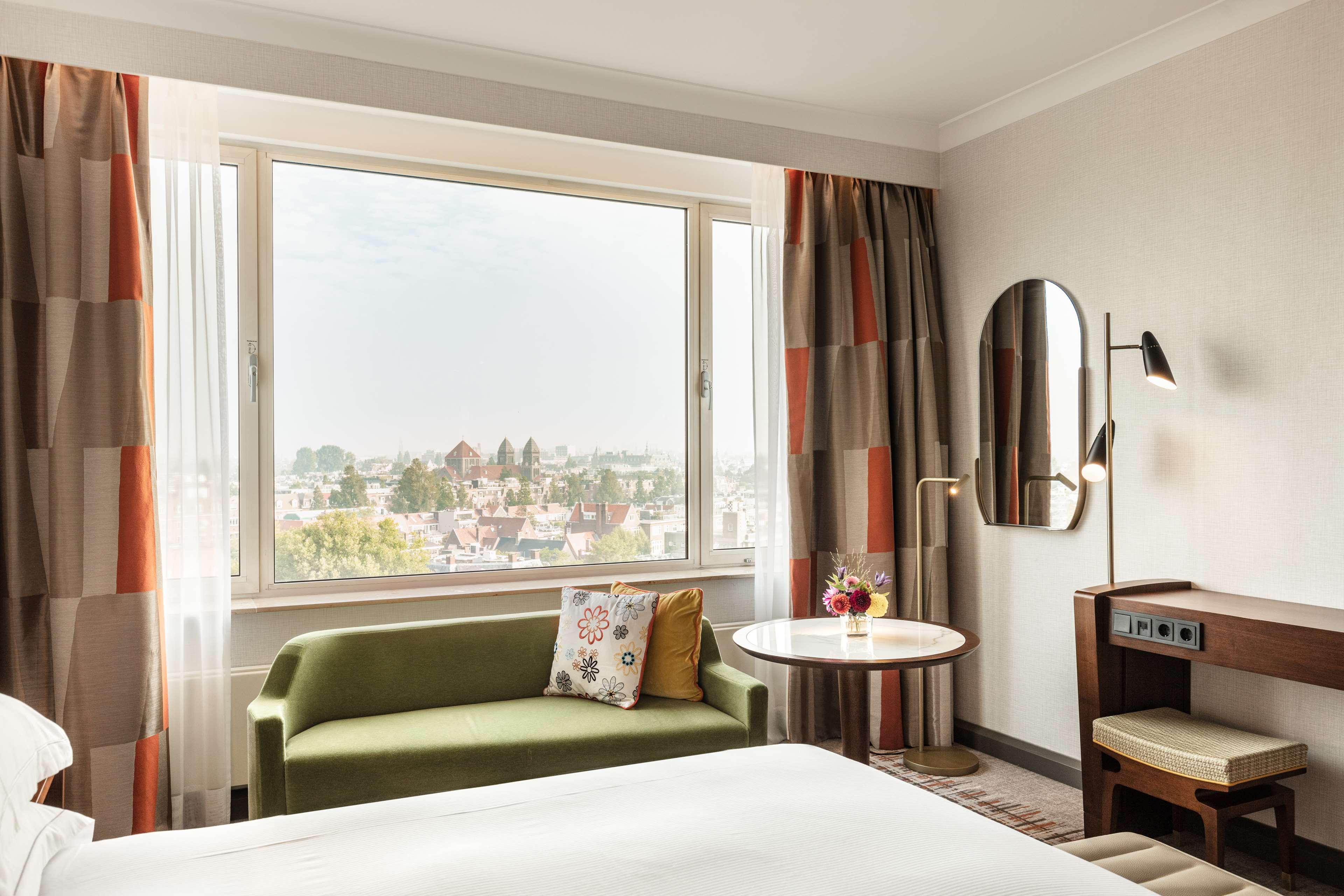 Double Deluxe King Bed