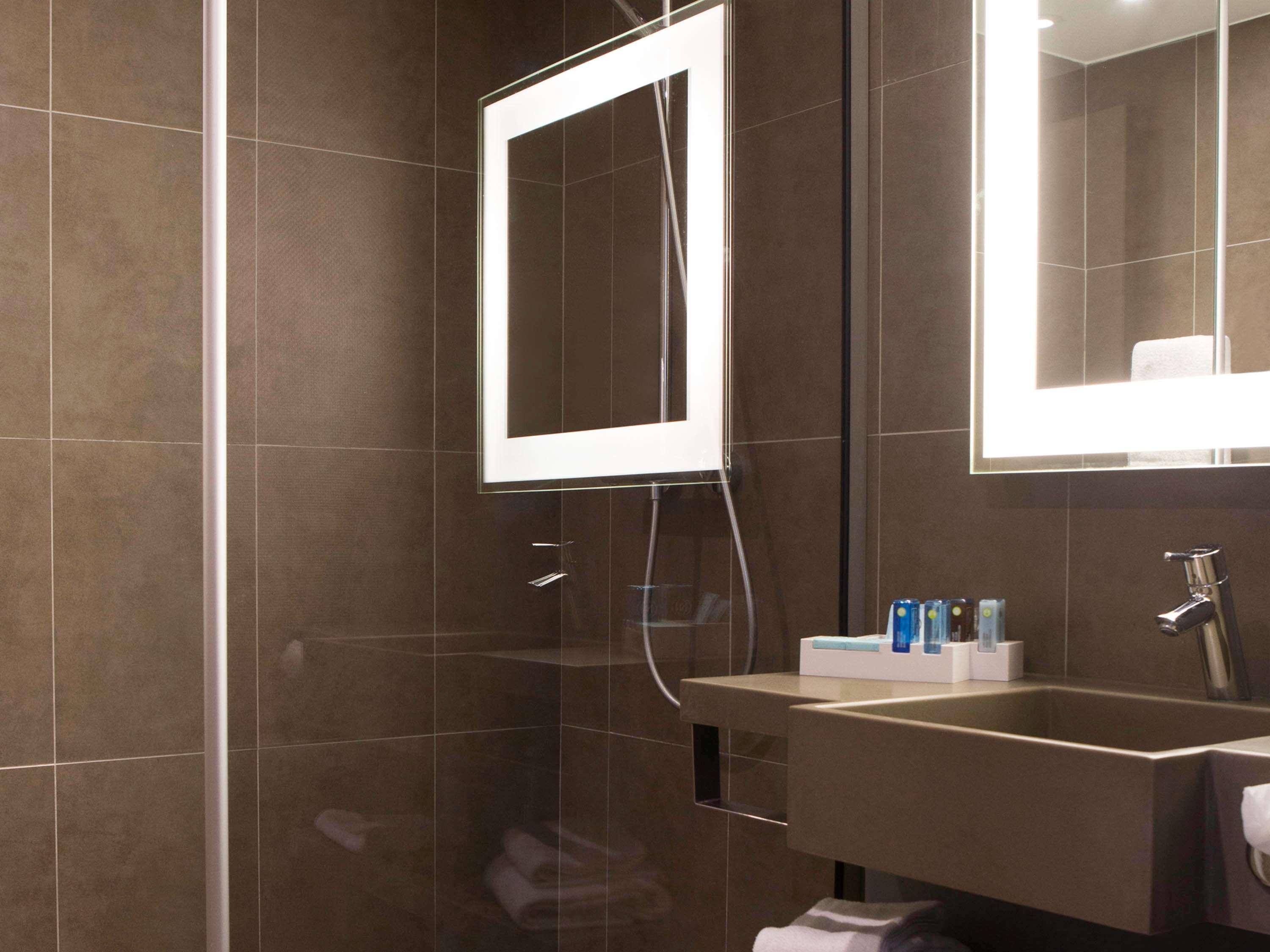 Double Queen Size Bed