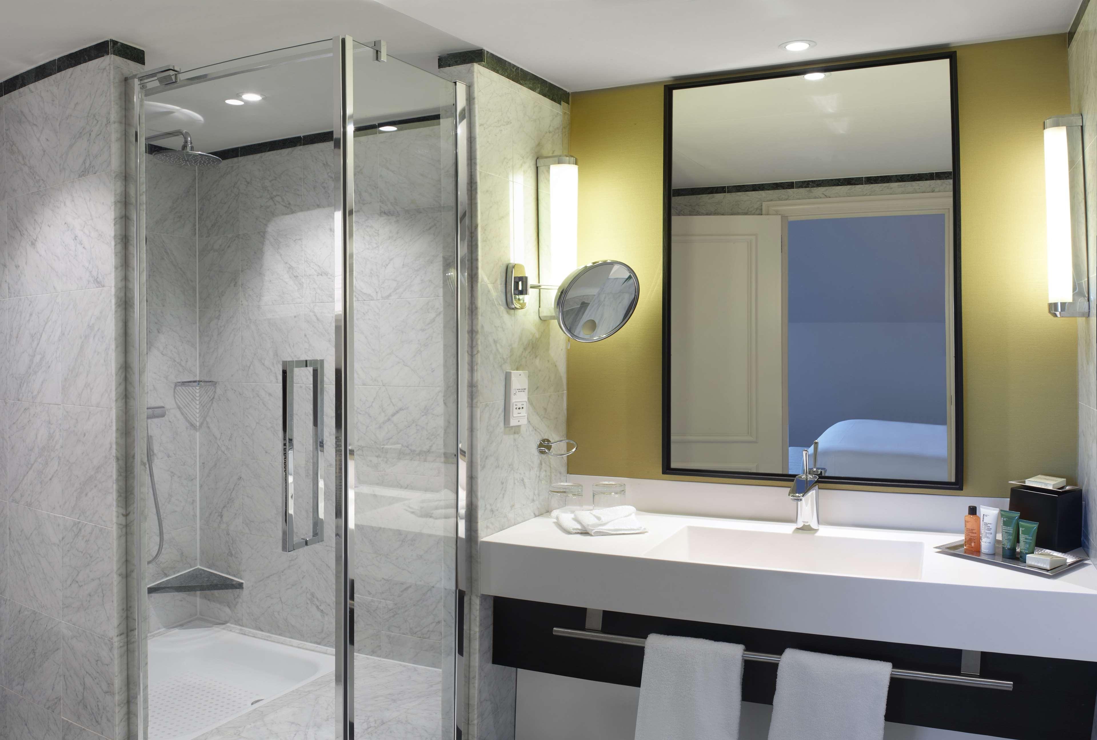 Junior Suite King Size Bed