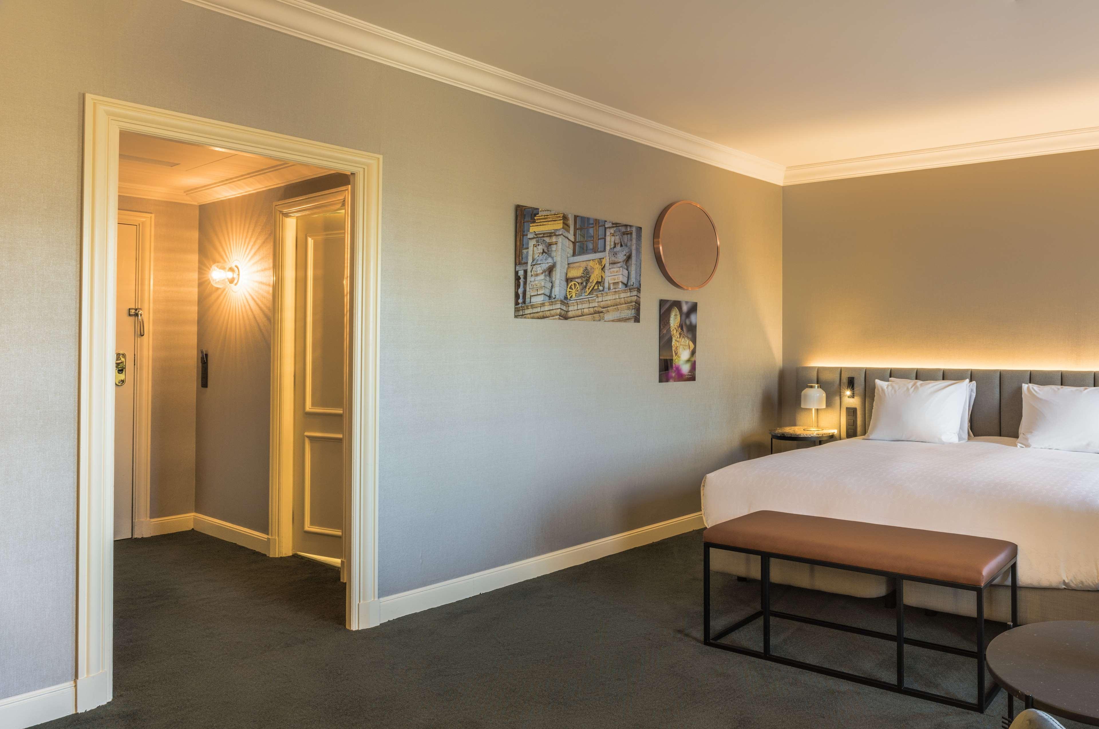 Double Guest Room King Bed