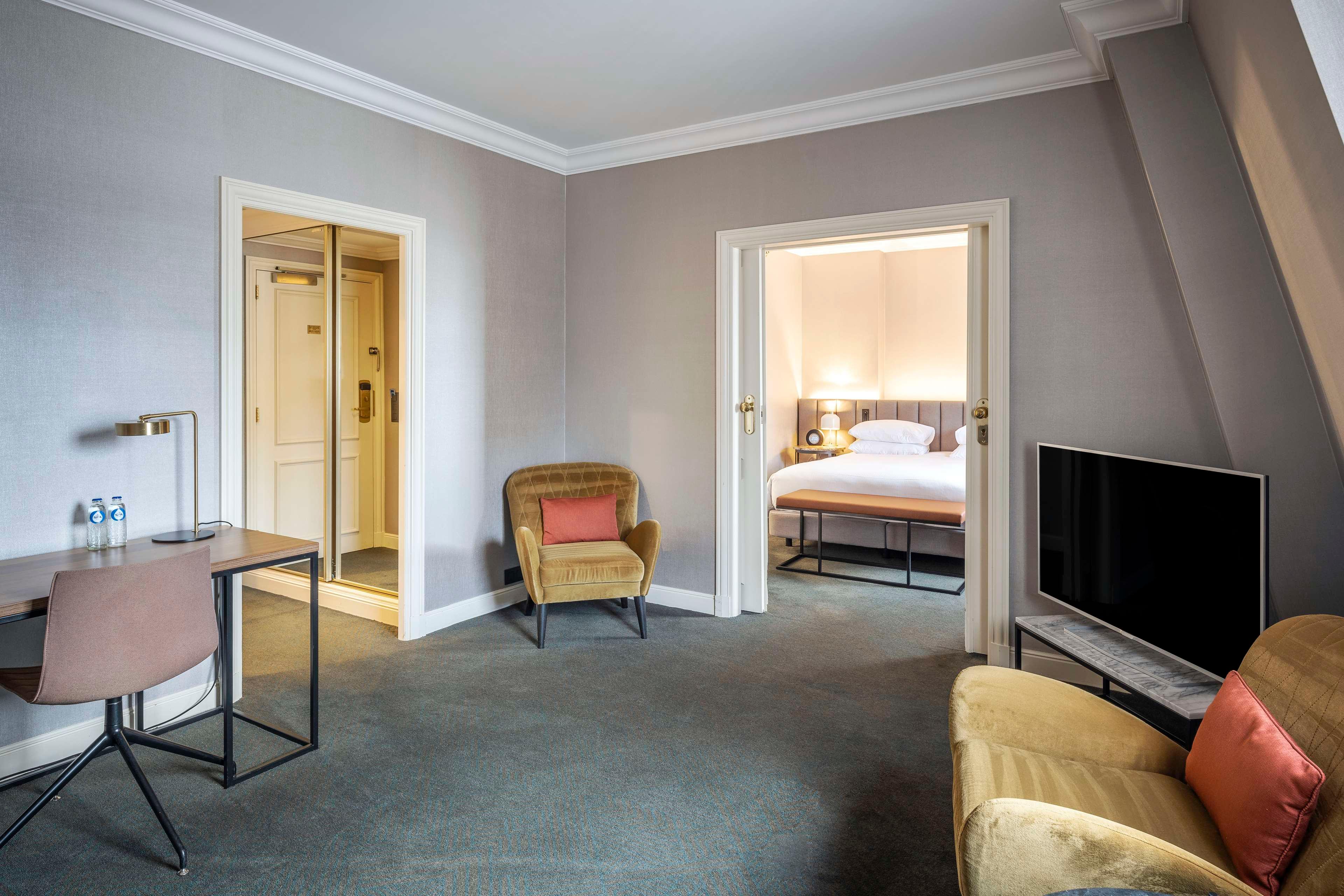 Junior Suite King Size Bed