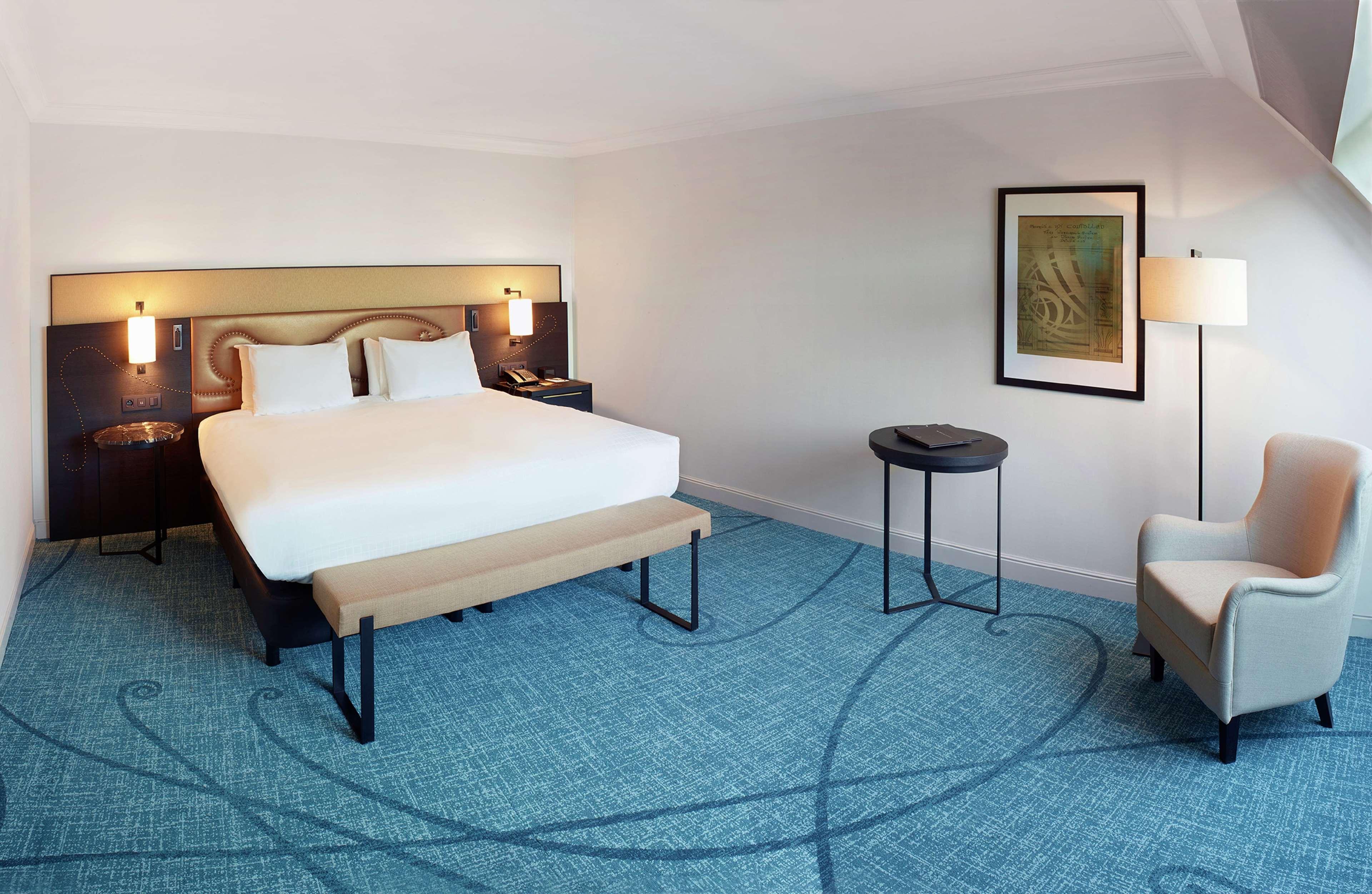 Junior Suite King Size Bed