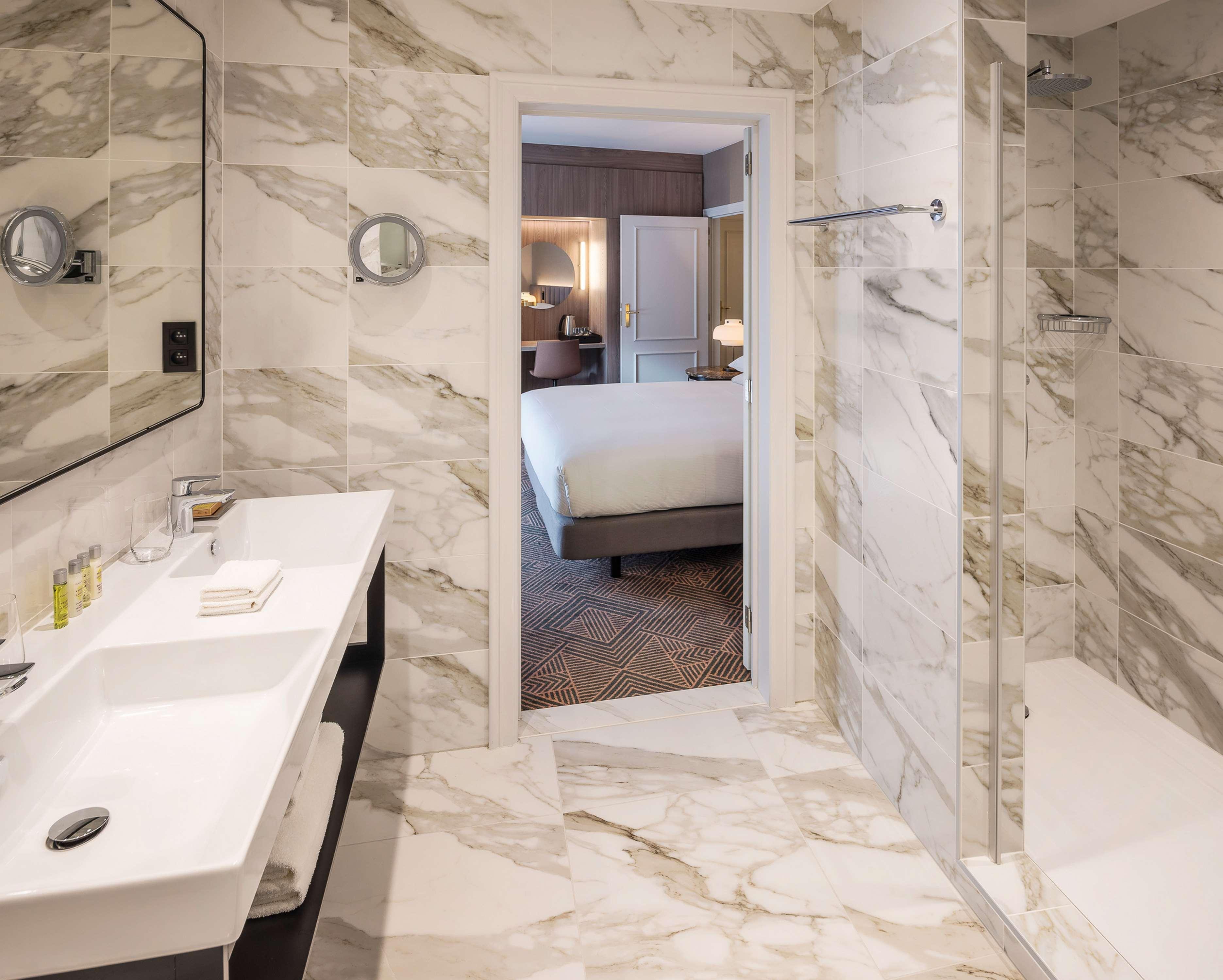 Family Room King Size Bed