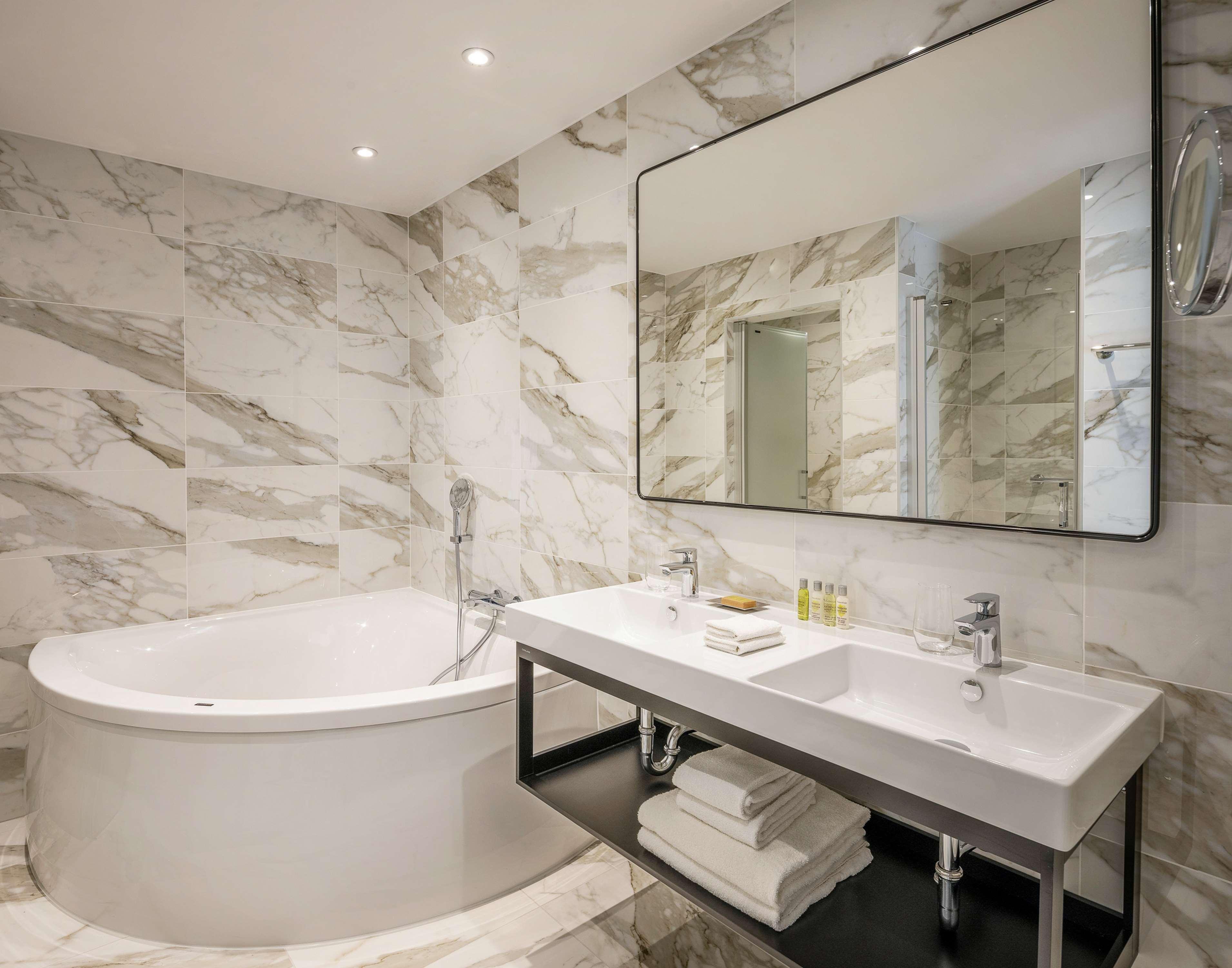 Family Room King Size Bed