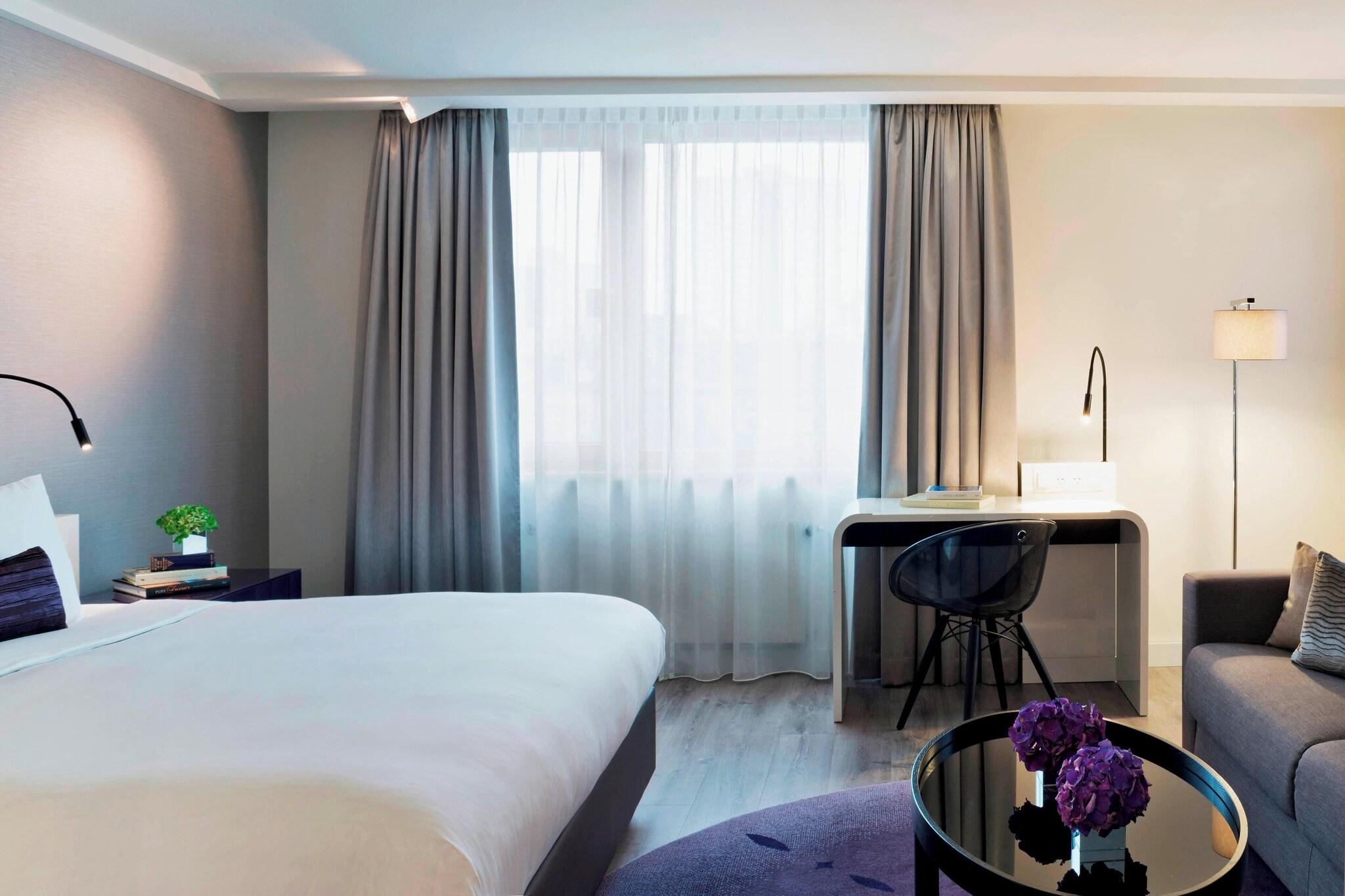 Junior Suite King Size Bed