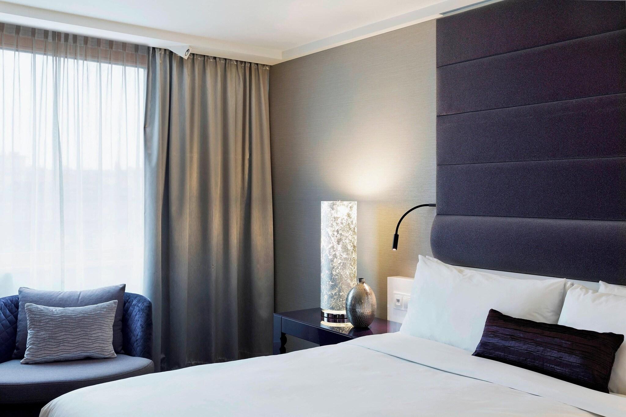 Double Classic King Bed