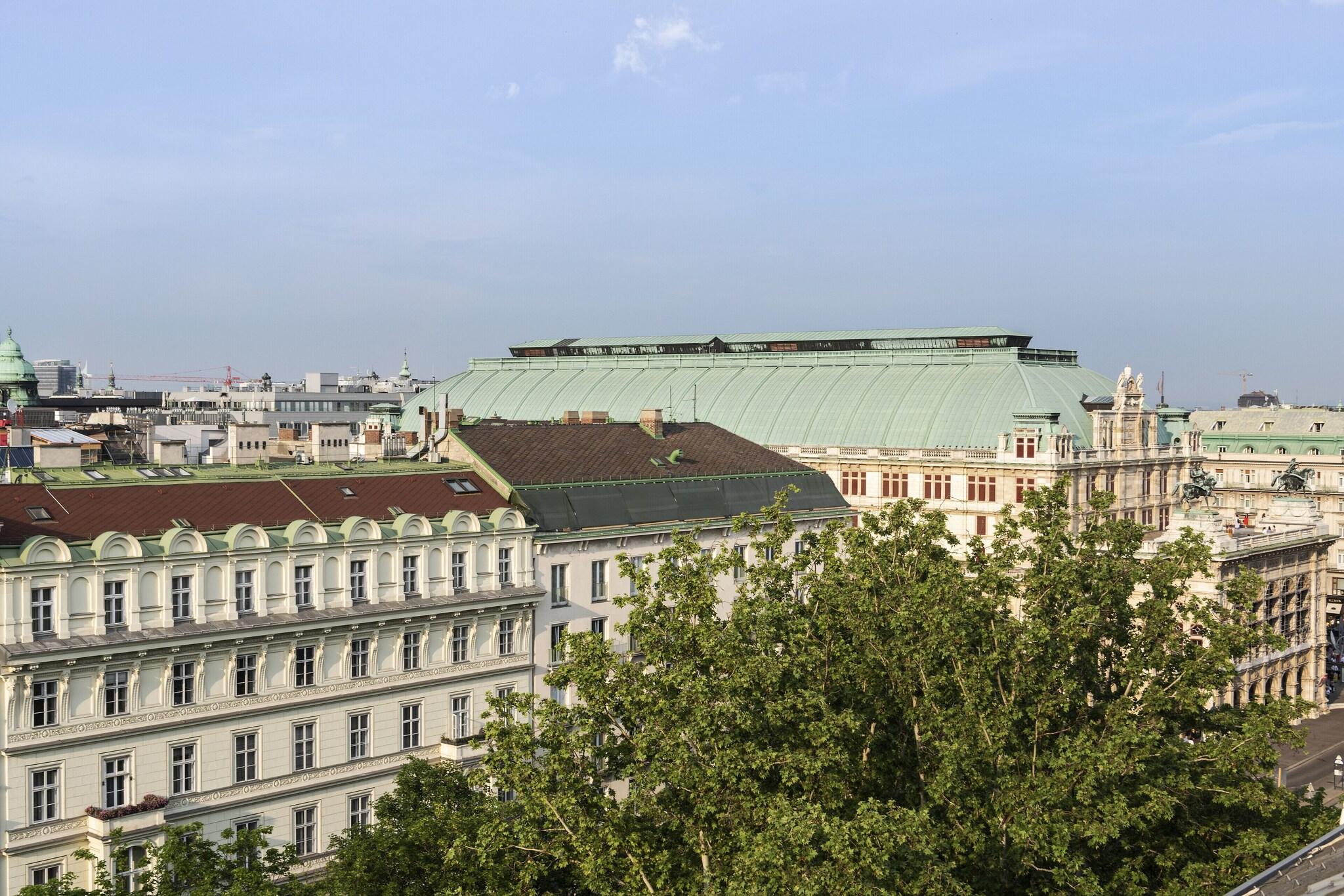 Double Classic Queen Bed