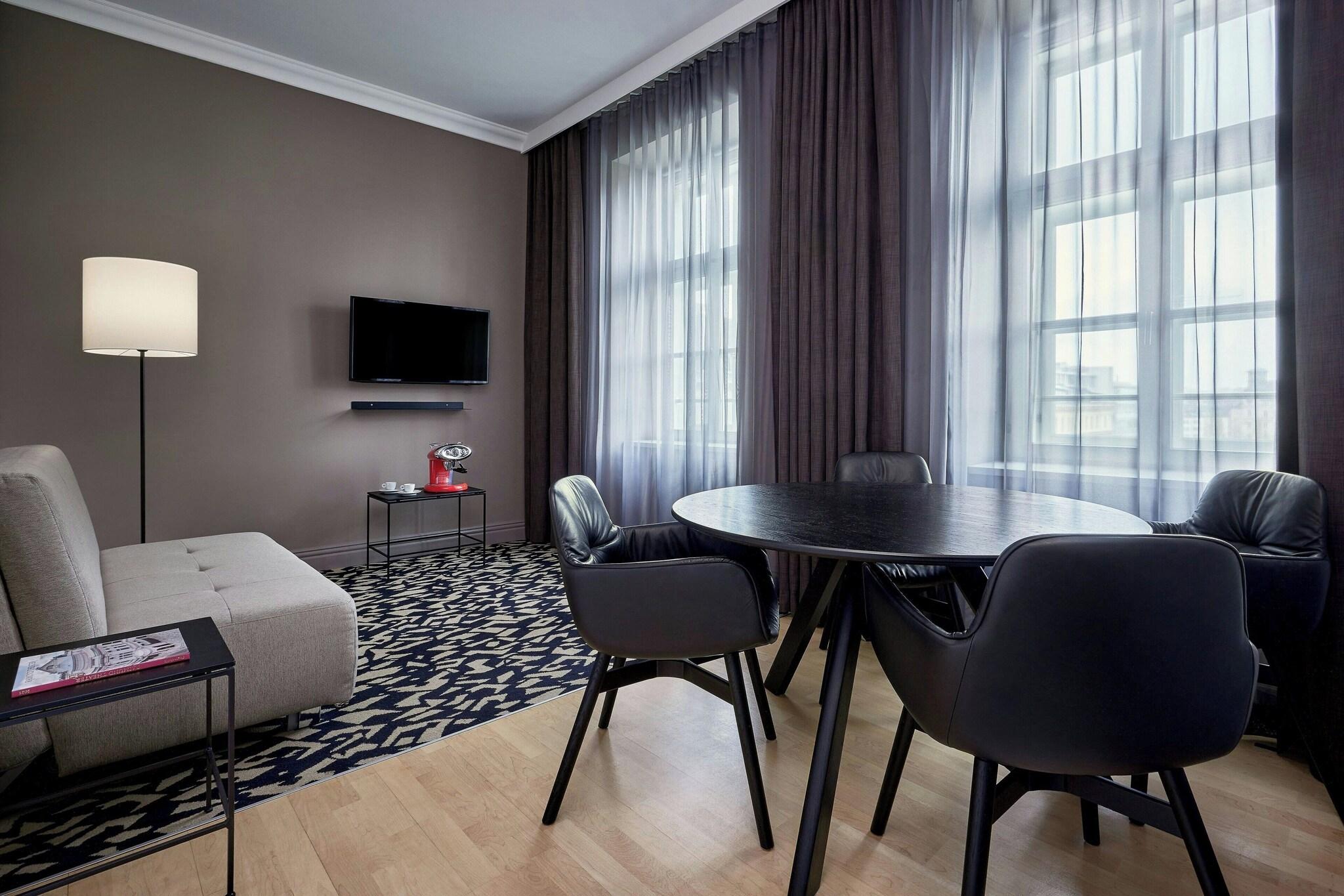 Suite King Bed Non Smoking