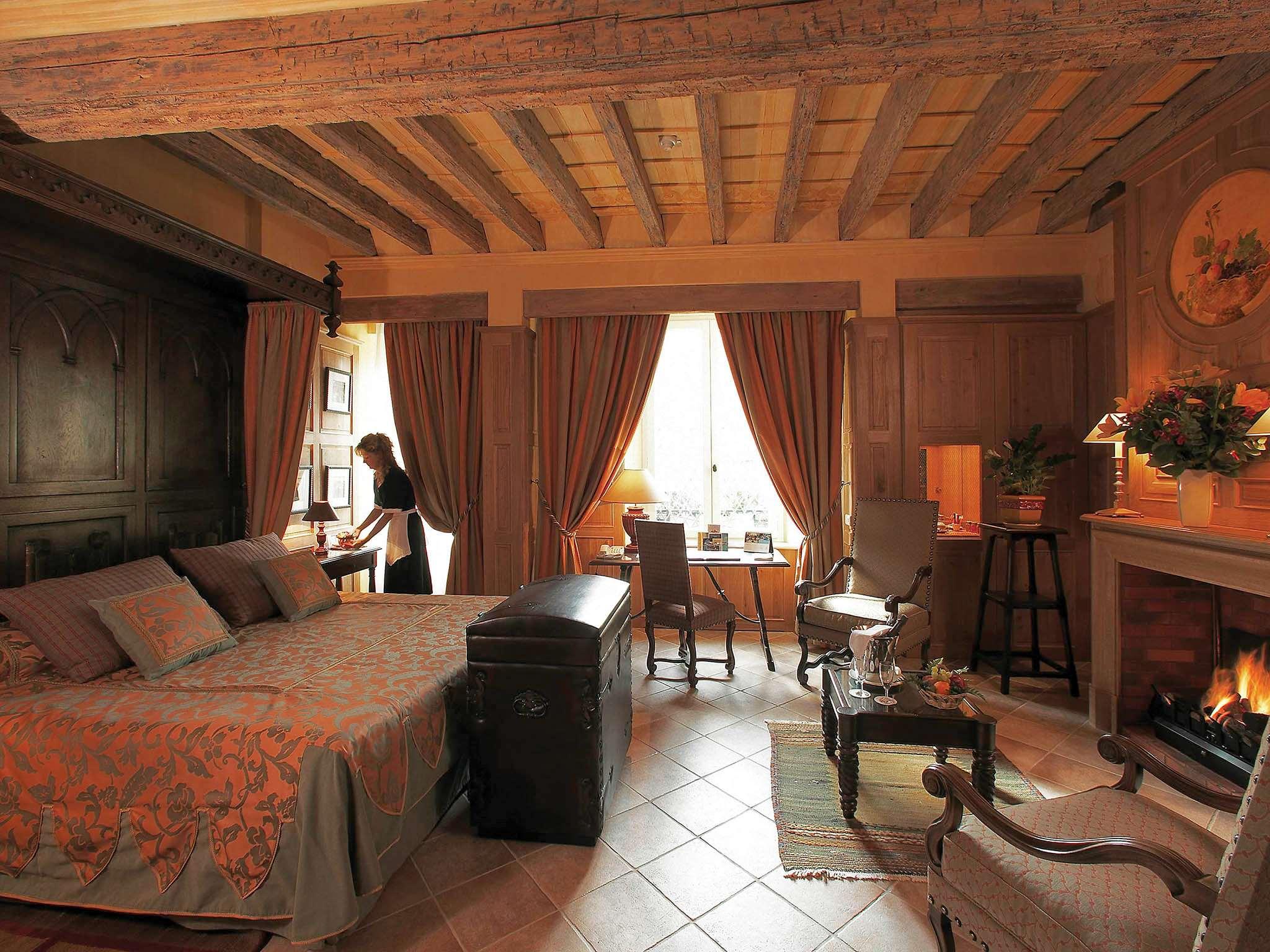 Junior Suite Garden View King Bed