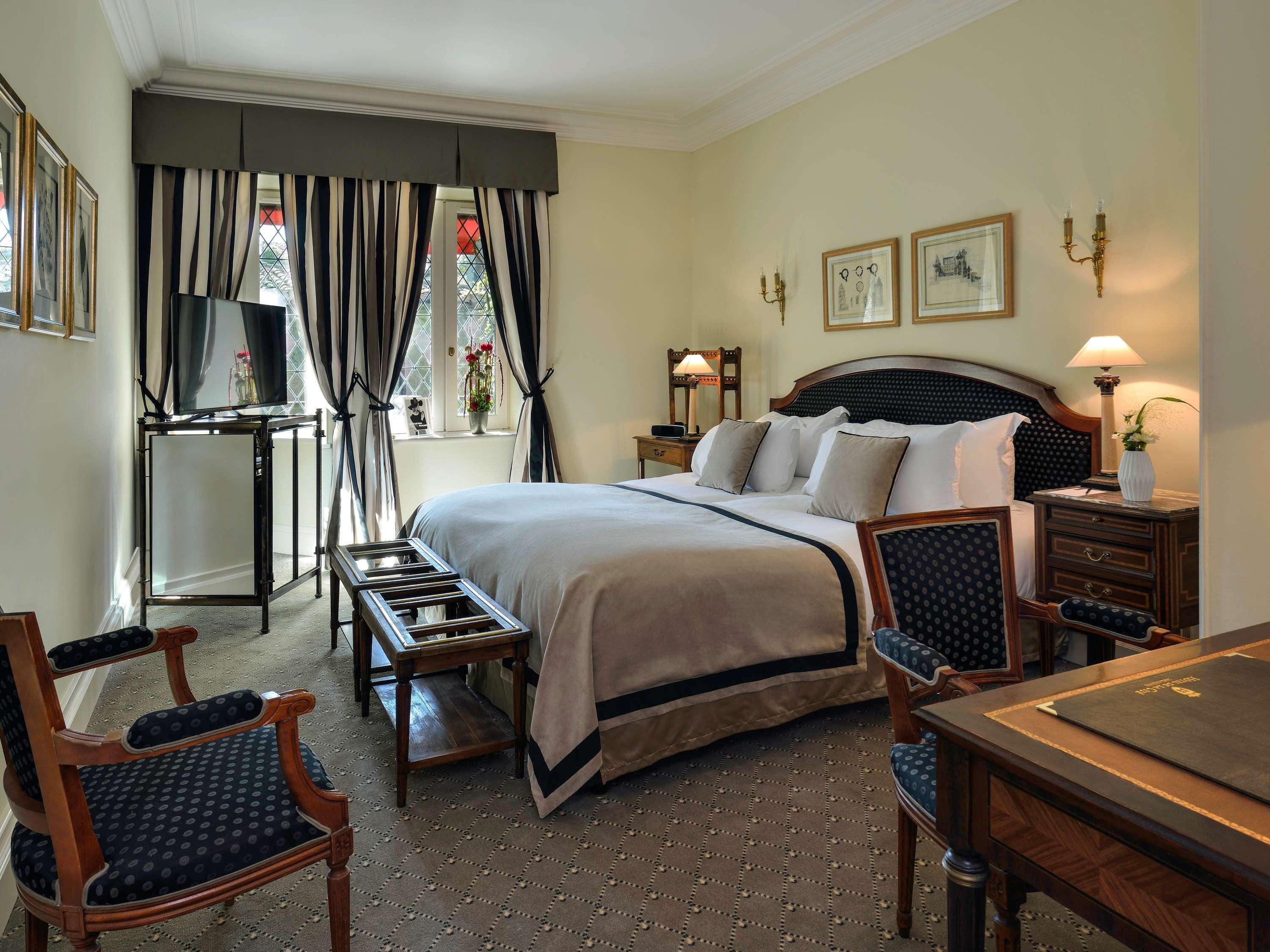 Double Classic City View