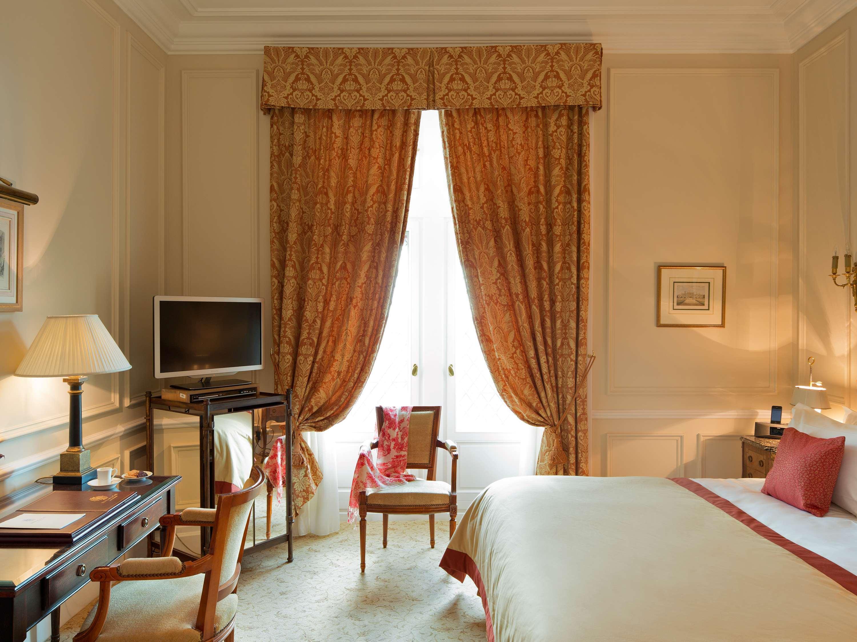 Double Superior King Bed