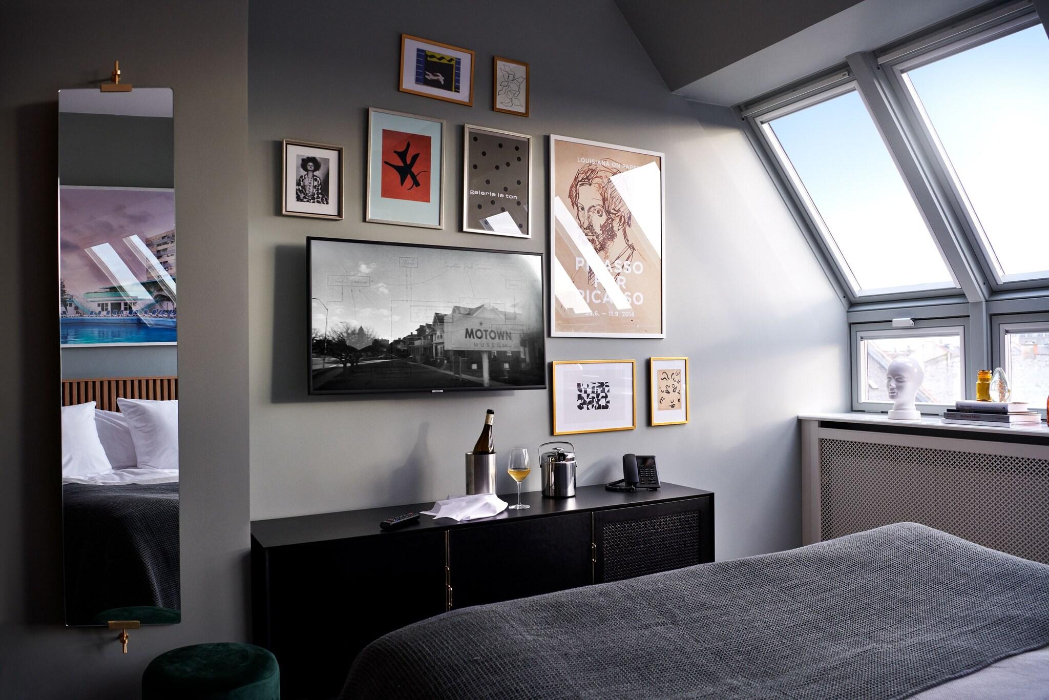 Double Superior Queen Bed