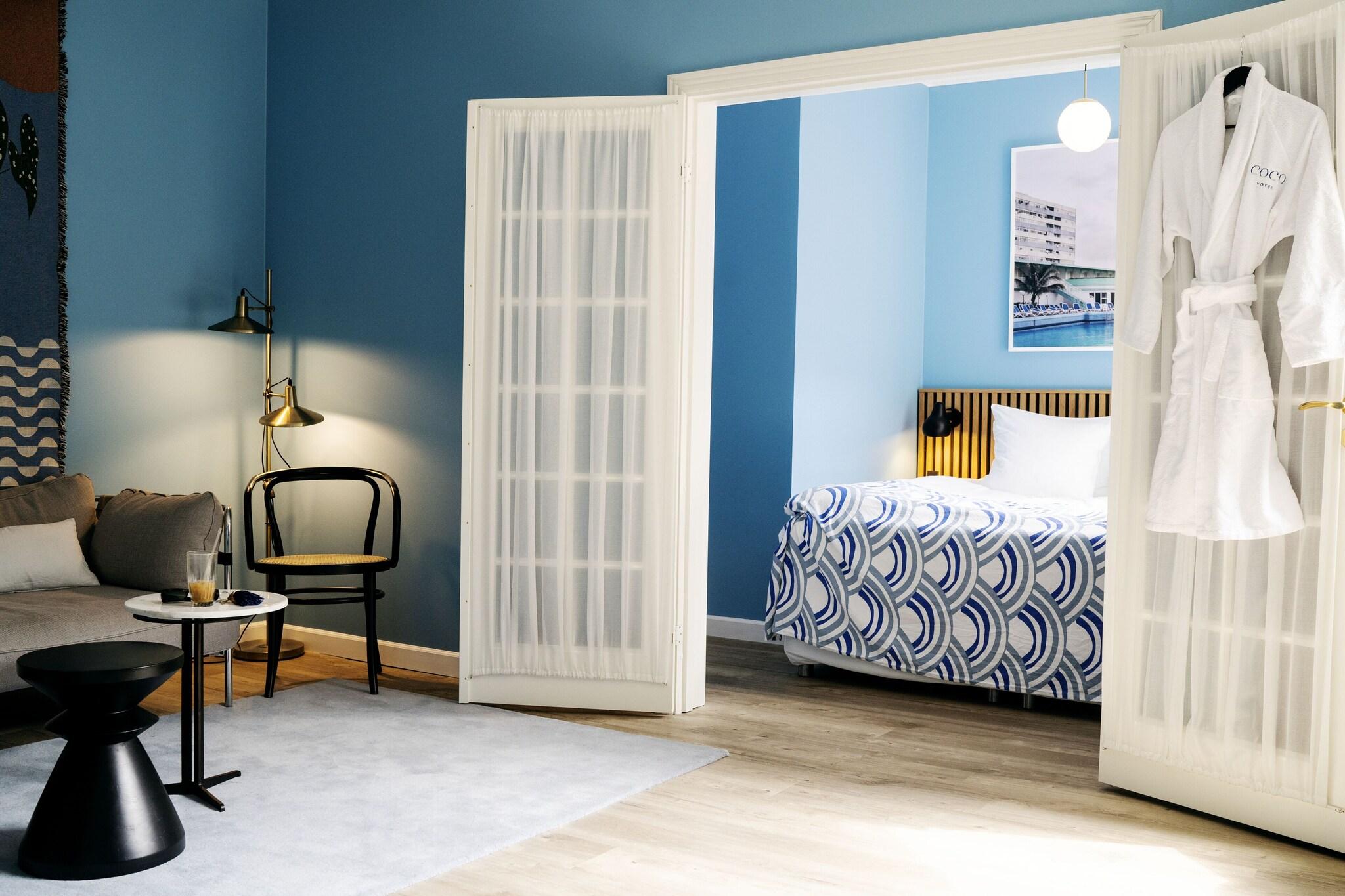 Junior Suite Queen Size Bed