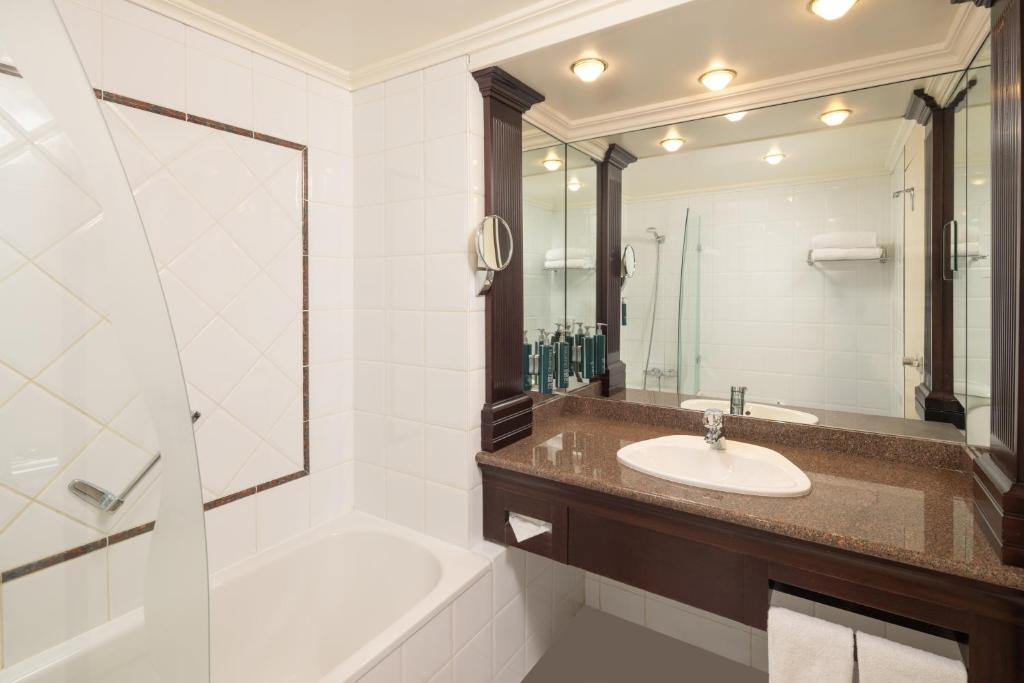 Twin Guest Room