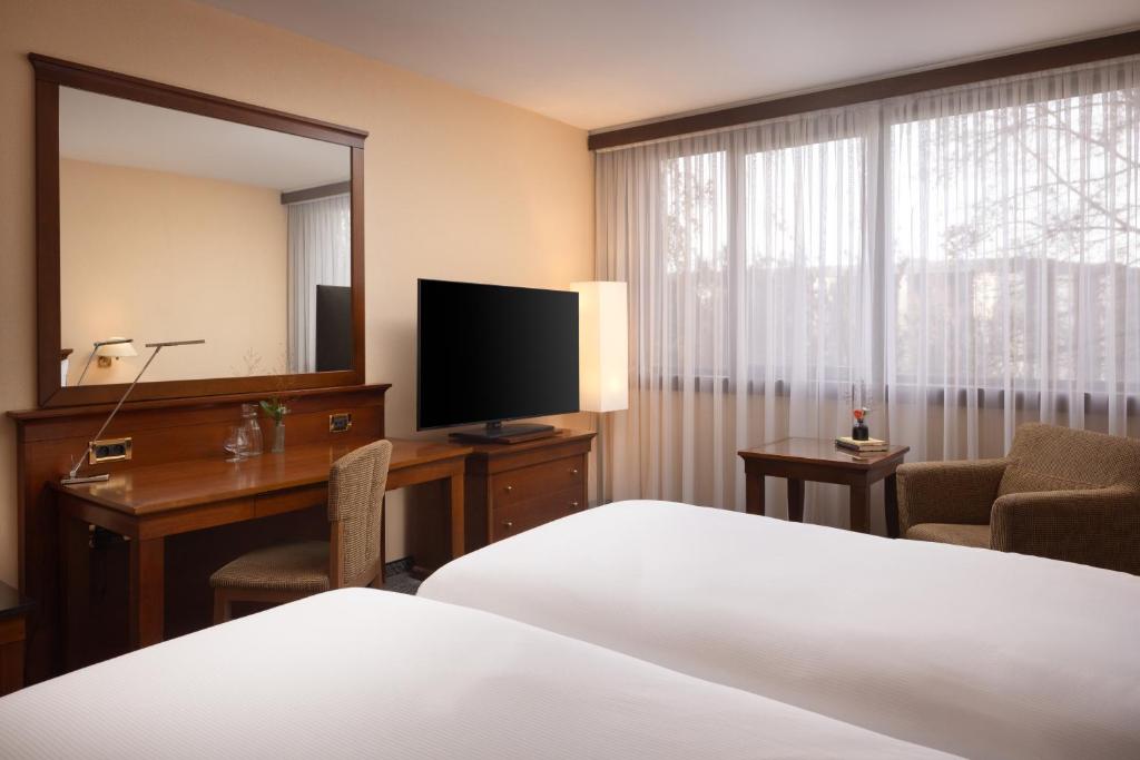 Twin Guest Room