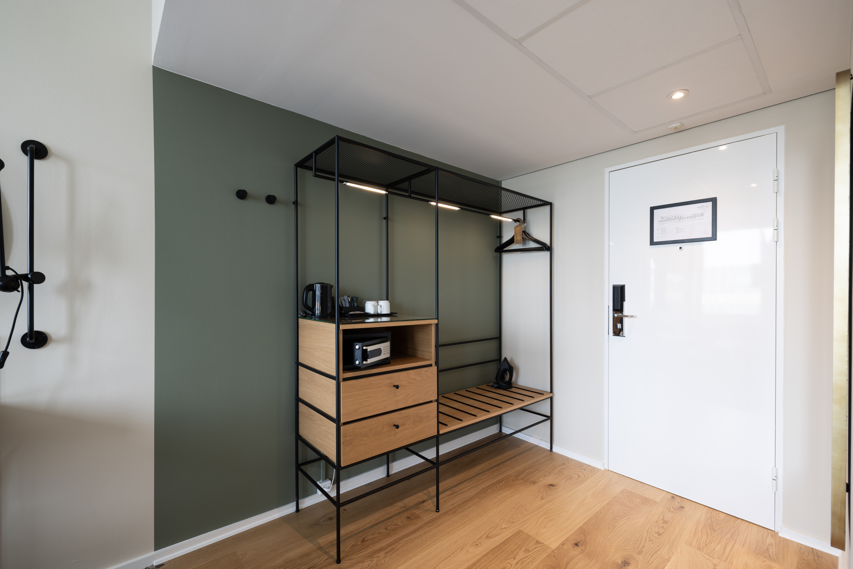 Room Connecting Room