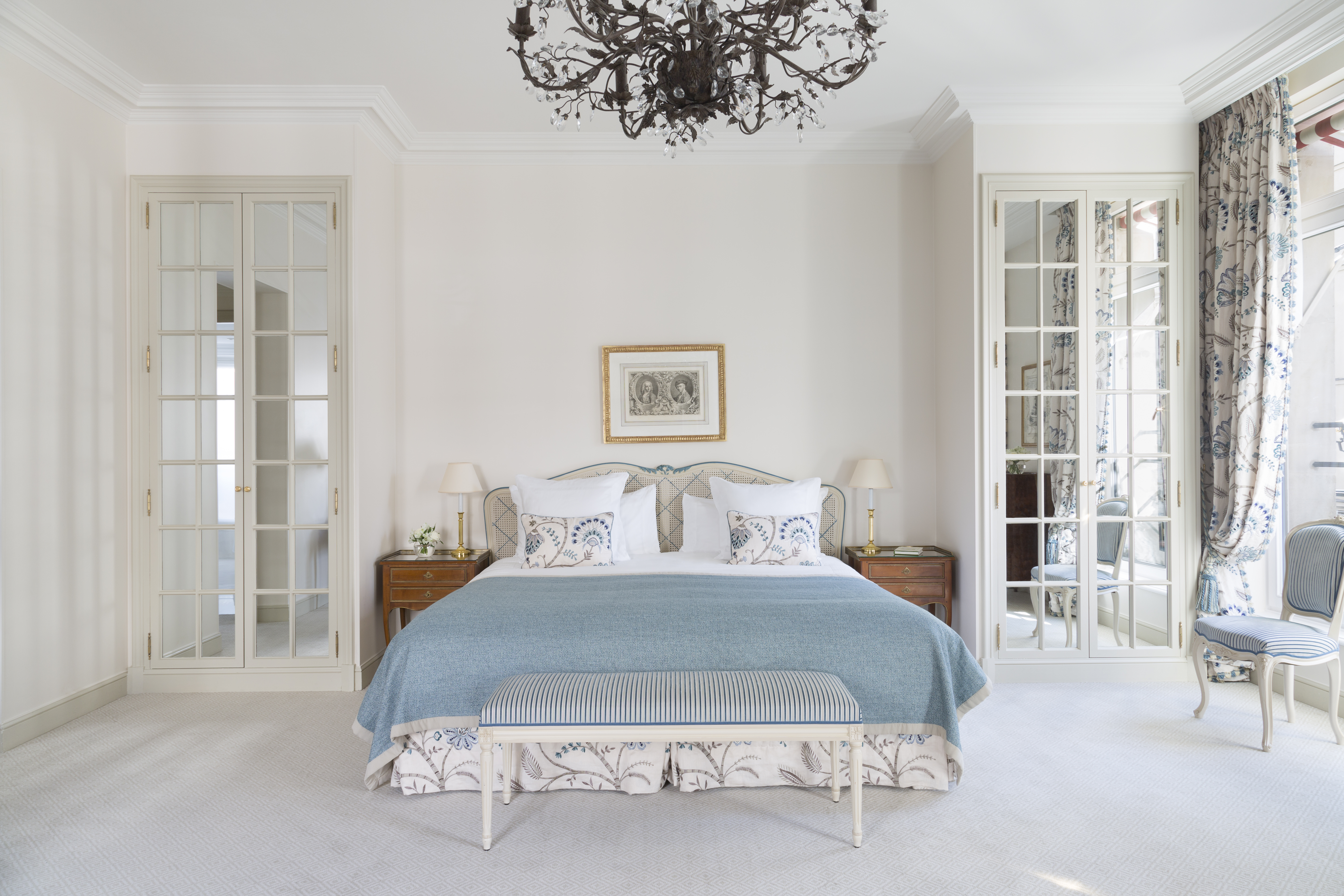 Suite City View King Bed