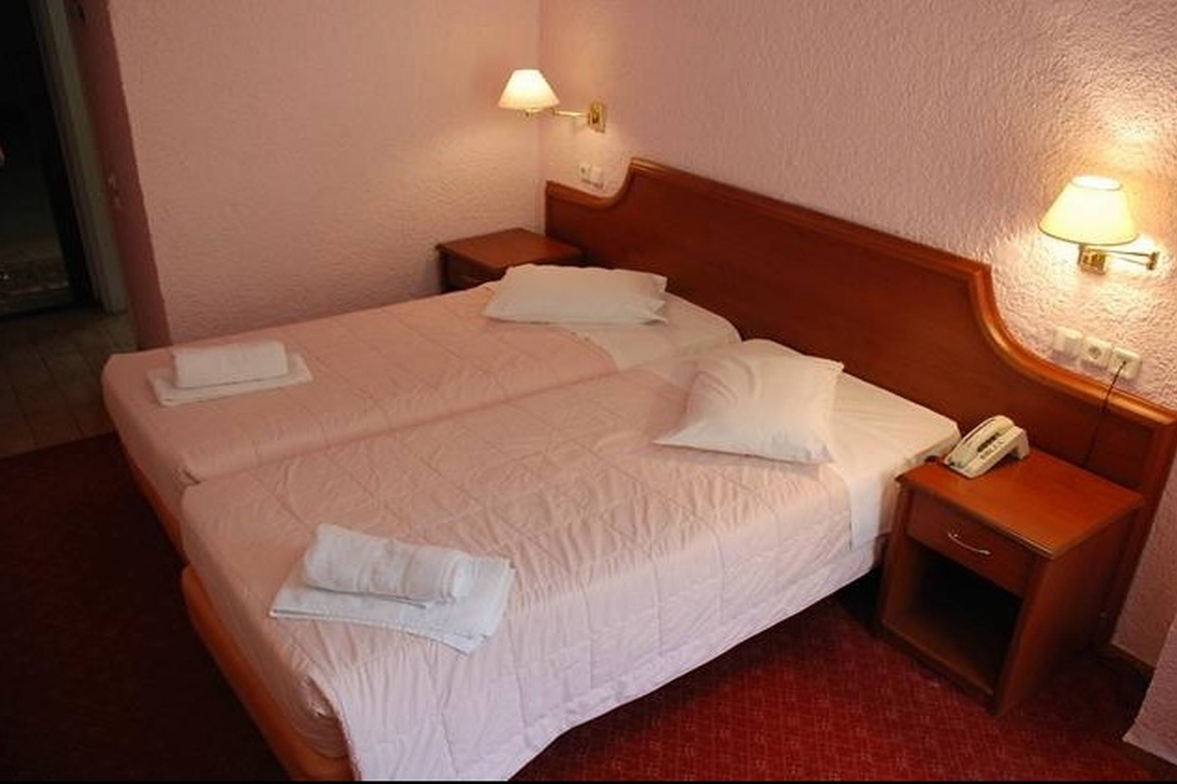 Double or Twin Standard